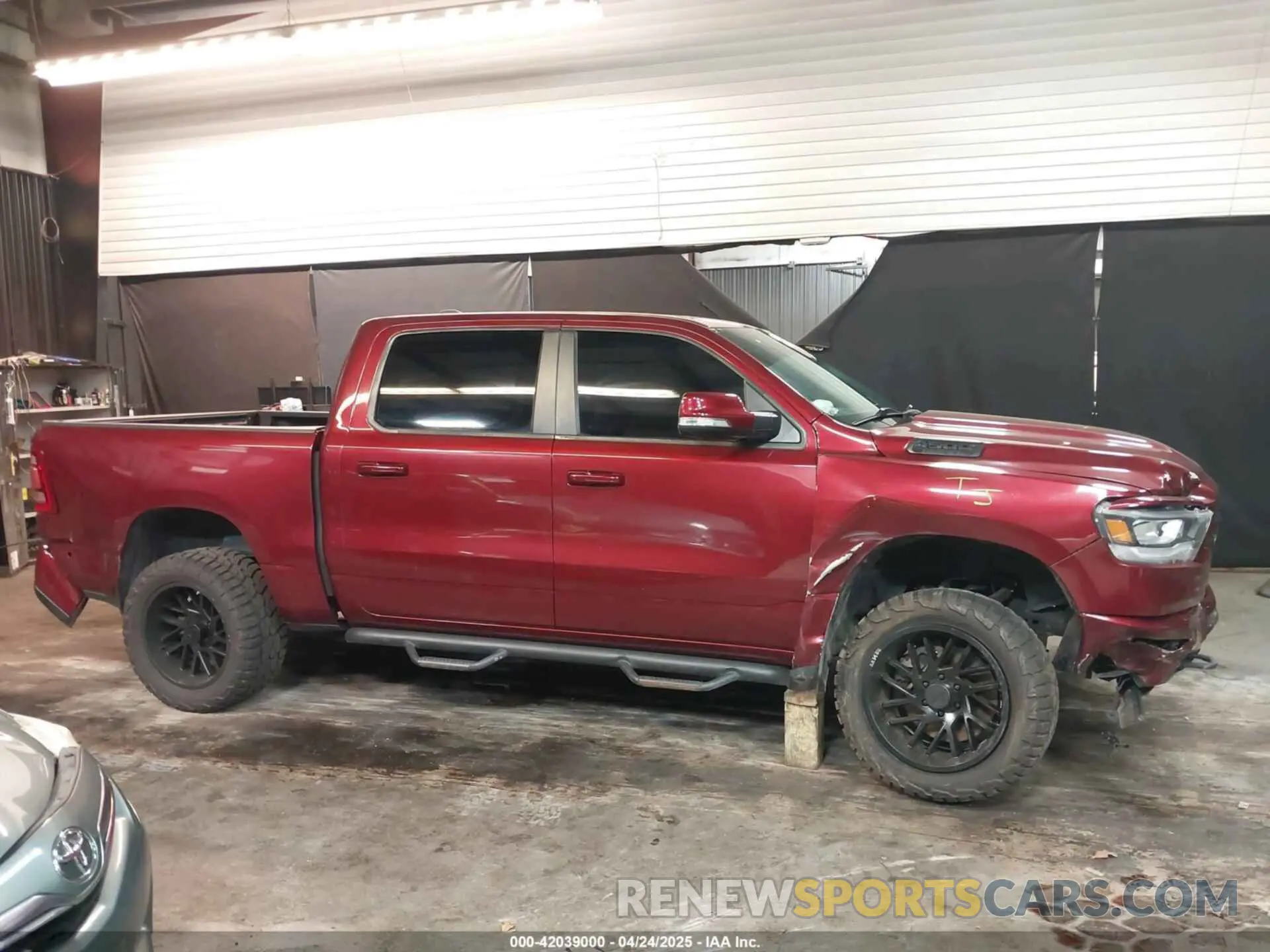13 Фотография поврежденного автомобиля 1C6SRFFTXKN607457 RAM 1500 2019