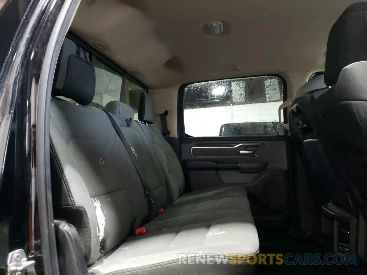 10 Photograph of a damaged car 1C6SRFFTXKN695717 RAM 1500 2019