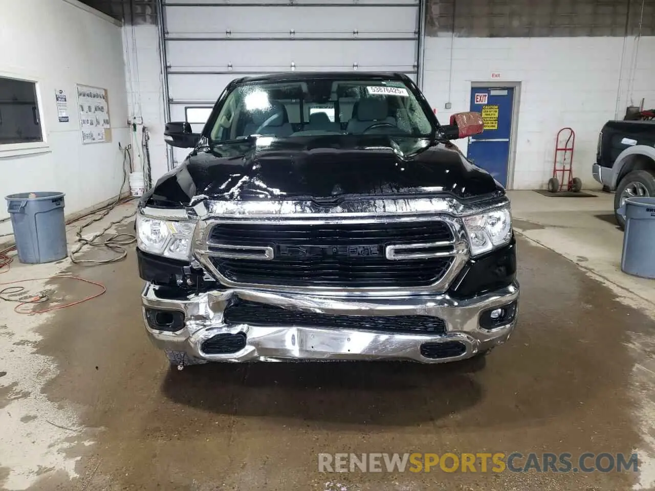 5 Photograph of a damaged car 1C6SRFFTXKN695717 RAM 1500 2019