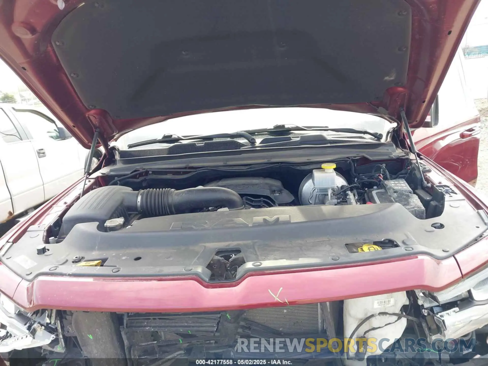 10 Photograph of a damaged car 1C6SRFFTXKN726125 RAM 1500 2019