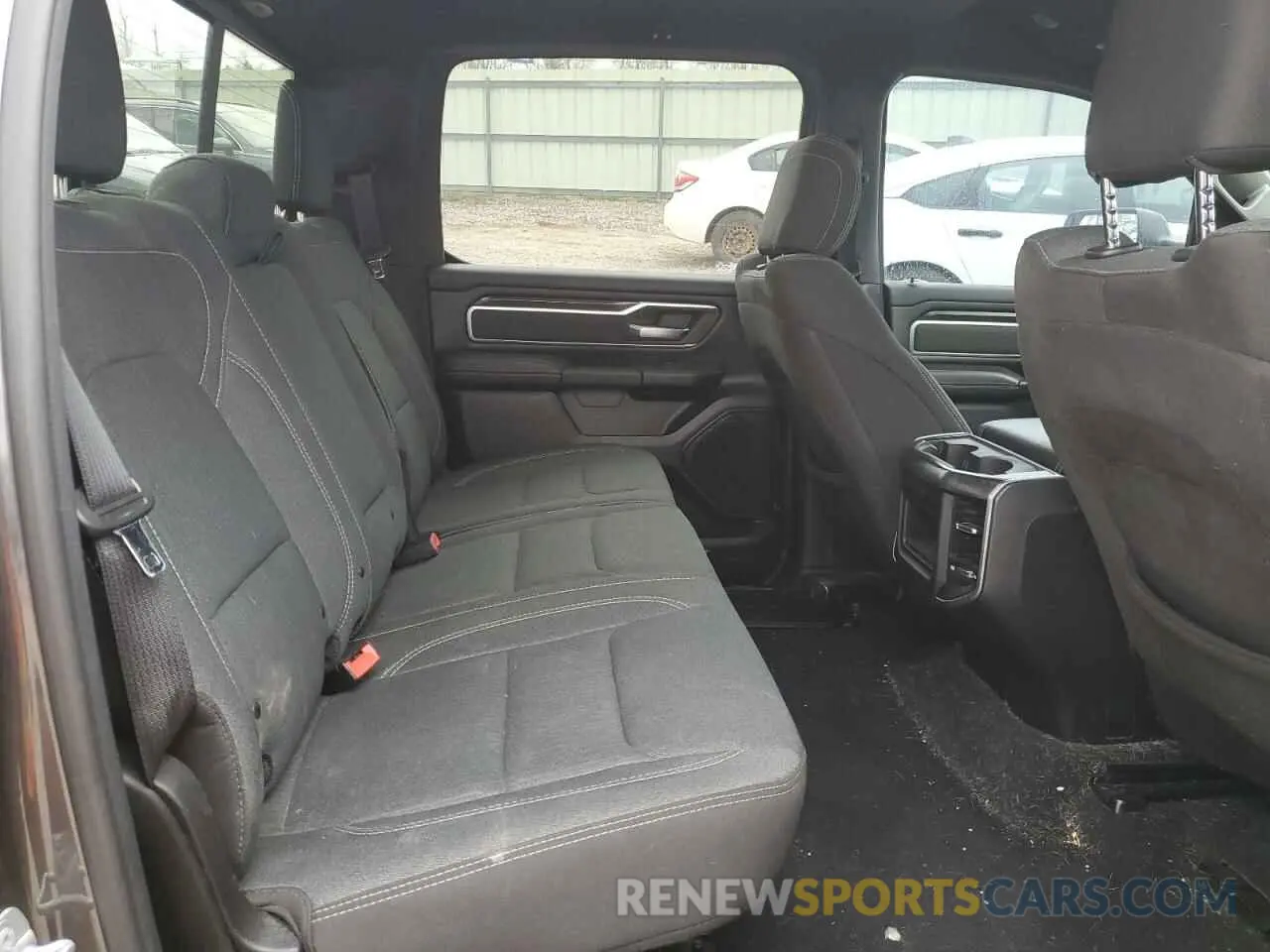10 Photograph of a damaged car 1C6SRFFTXKN782694 RAM 1500 2019