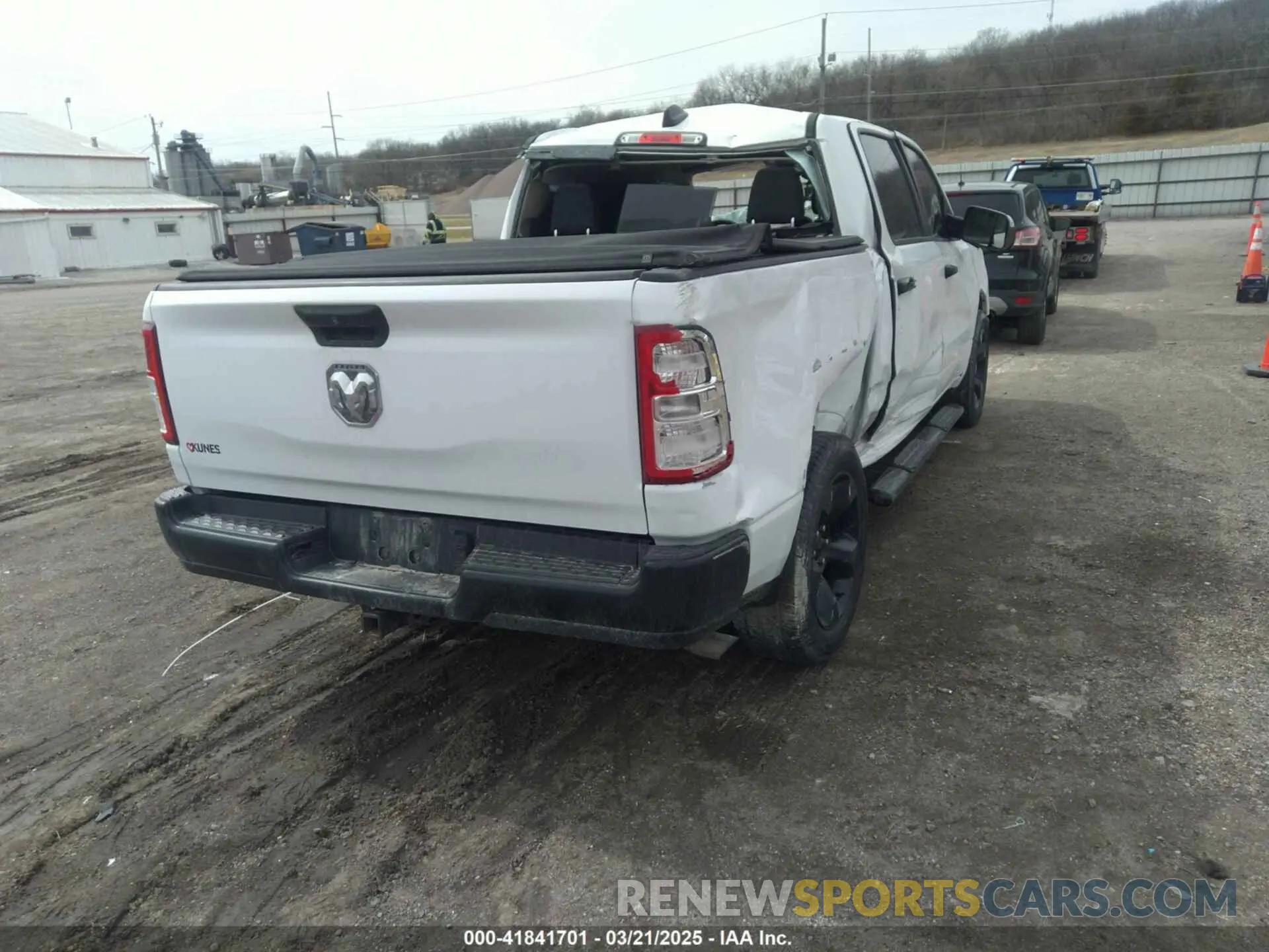 4 Photograph of a damaged car 1C6SRFGT3KN580746 RAM 1500 2019