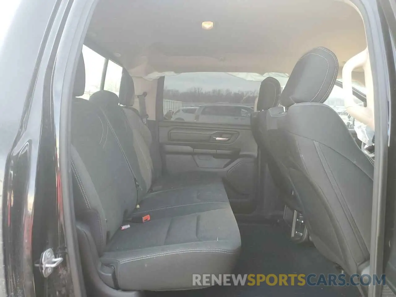 10 Photograph of a damaged car 1C6SRFGT5KN605081 RAM 1500 2019