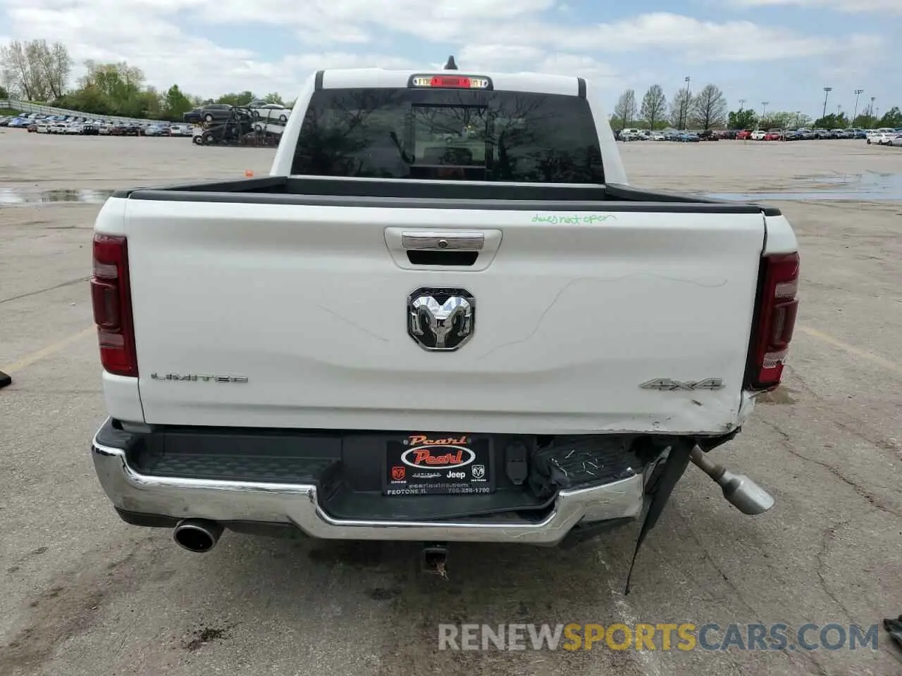 6 Photograph of a damaged car 1C6SRFHT3KN559443 RAM 1500 2019