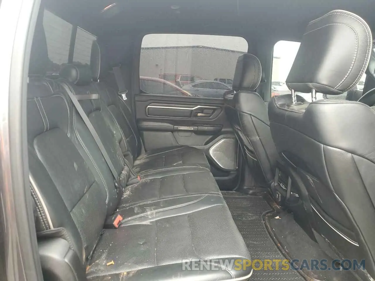 10 Photograph of a damaged car 1C6SRFHT4KN812608 RAM 1500 2019
