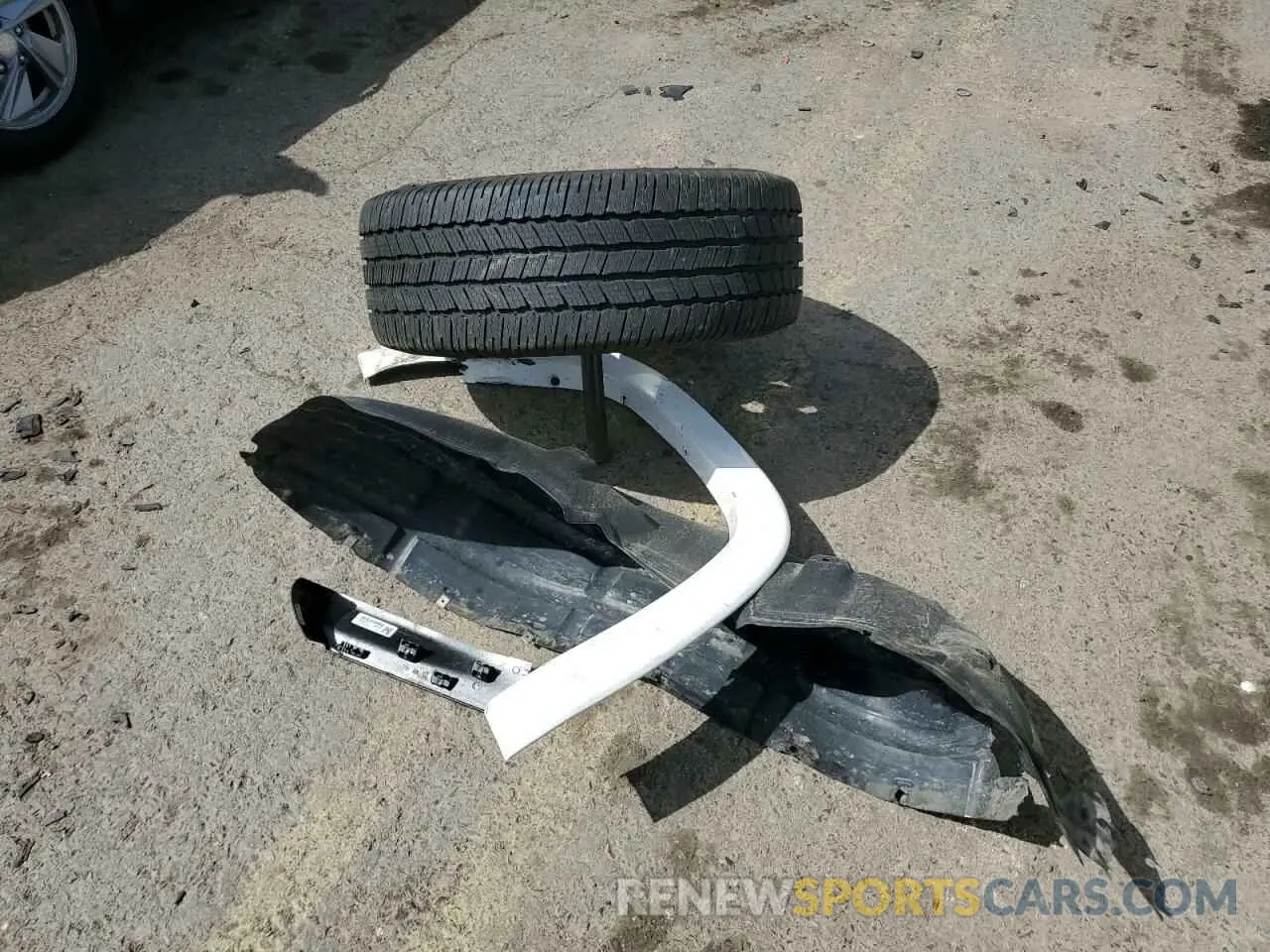 12 Photograph of a damaged car 1C6SRFHT6KN694917 RAM 1500 2019