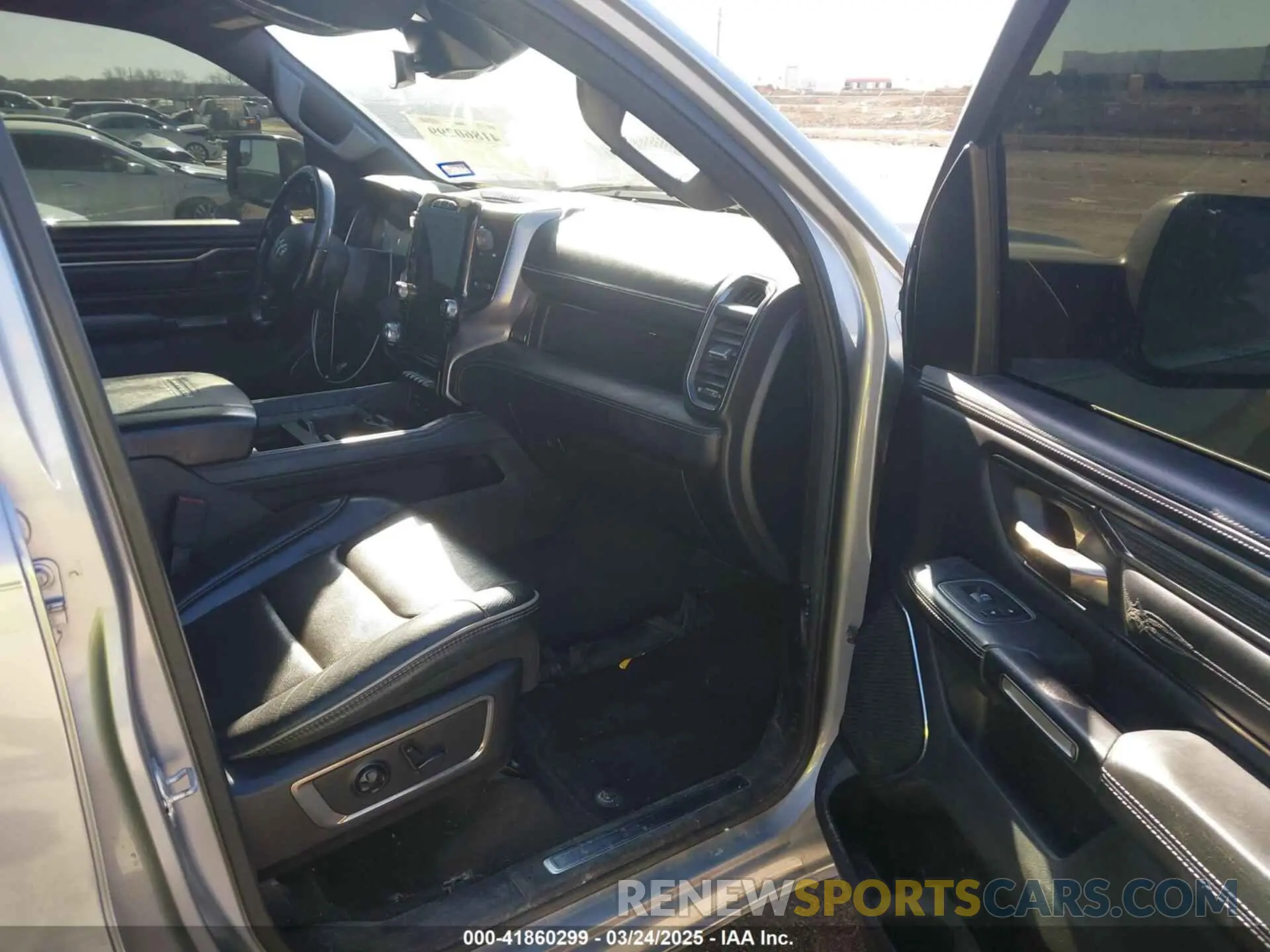 5 Photograph of a damaged car 1C6SRFHTXKN774690 RAM 1500 2019