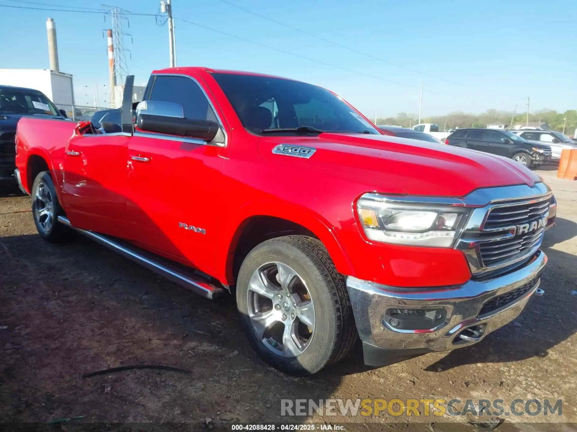 1 Photograph of a damaged car 1C6SRFJT0KN521694 RAM 1500 2019