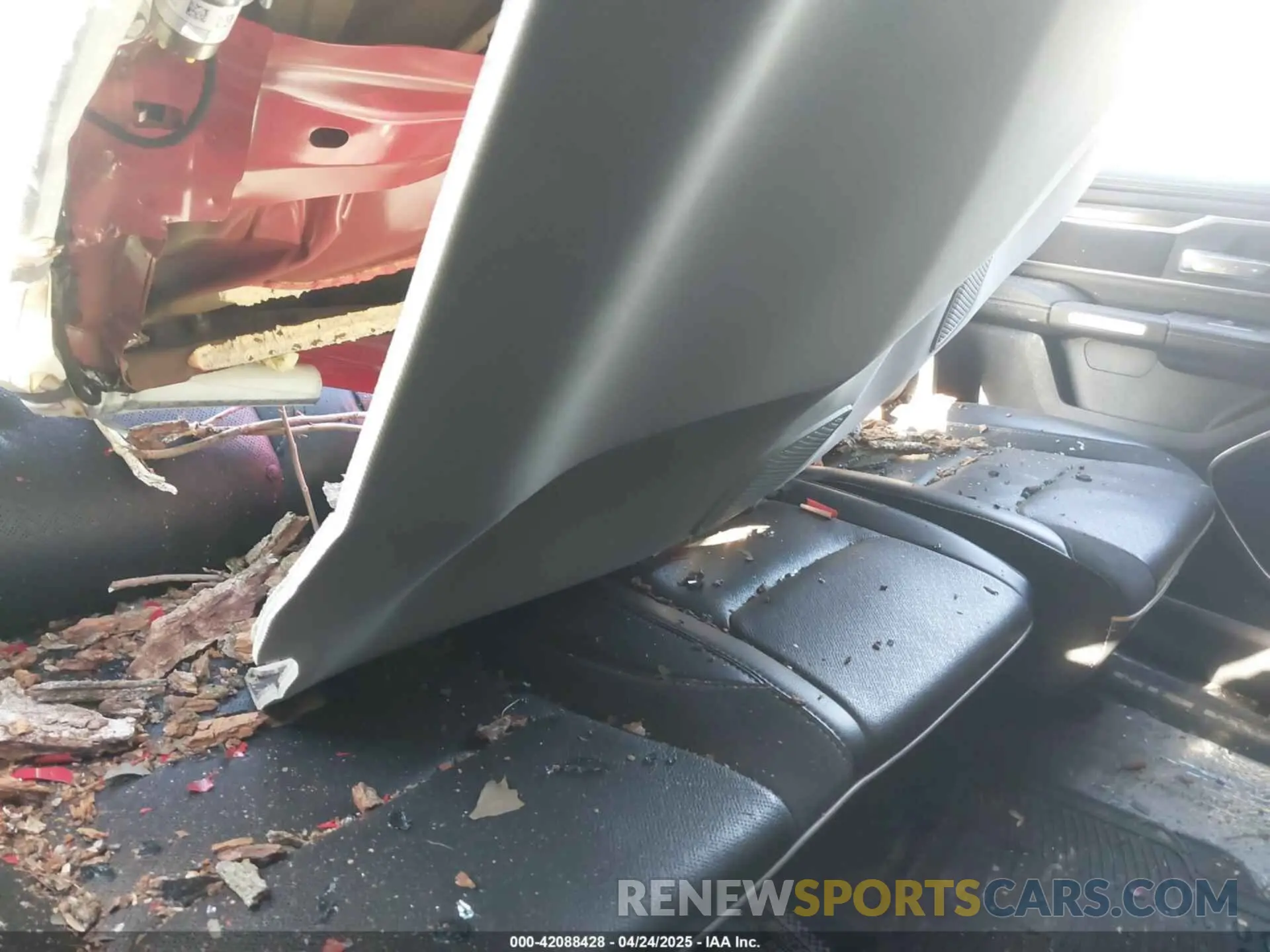 8 Photograph of a damaged car 1C6SRFJT0KN521694 RAM 1500 2019