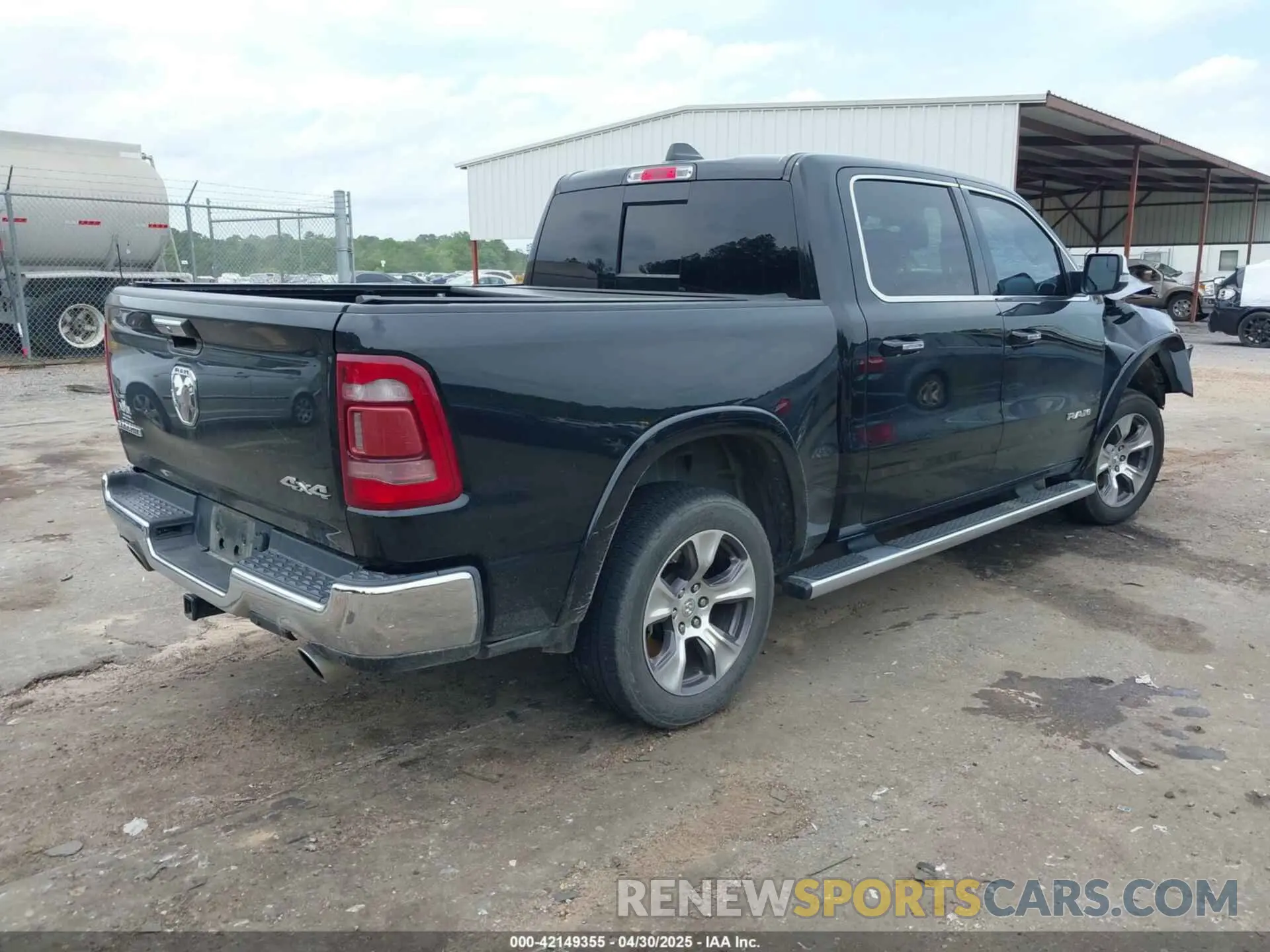 4 Photograph of a damaged car 1C6SRFJT1KN691482 RAM 1500 2019