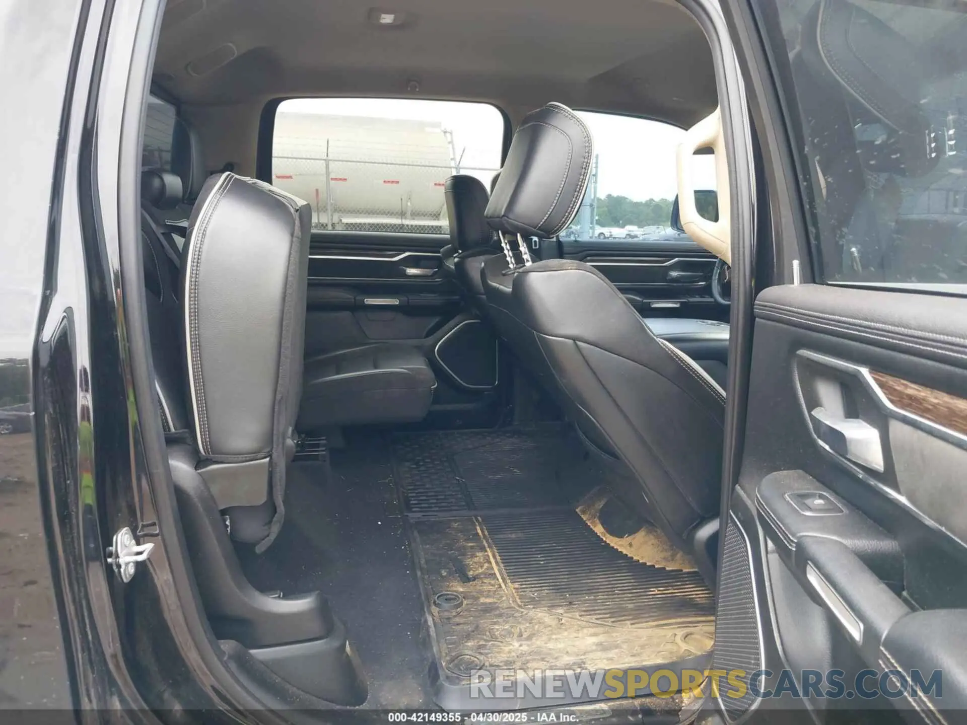 8 Photograph of a damaged car 1C6SRFJT1KN691482 RAM 1500 2019
