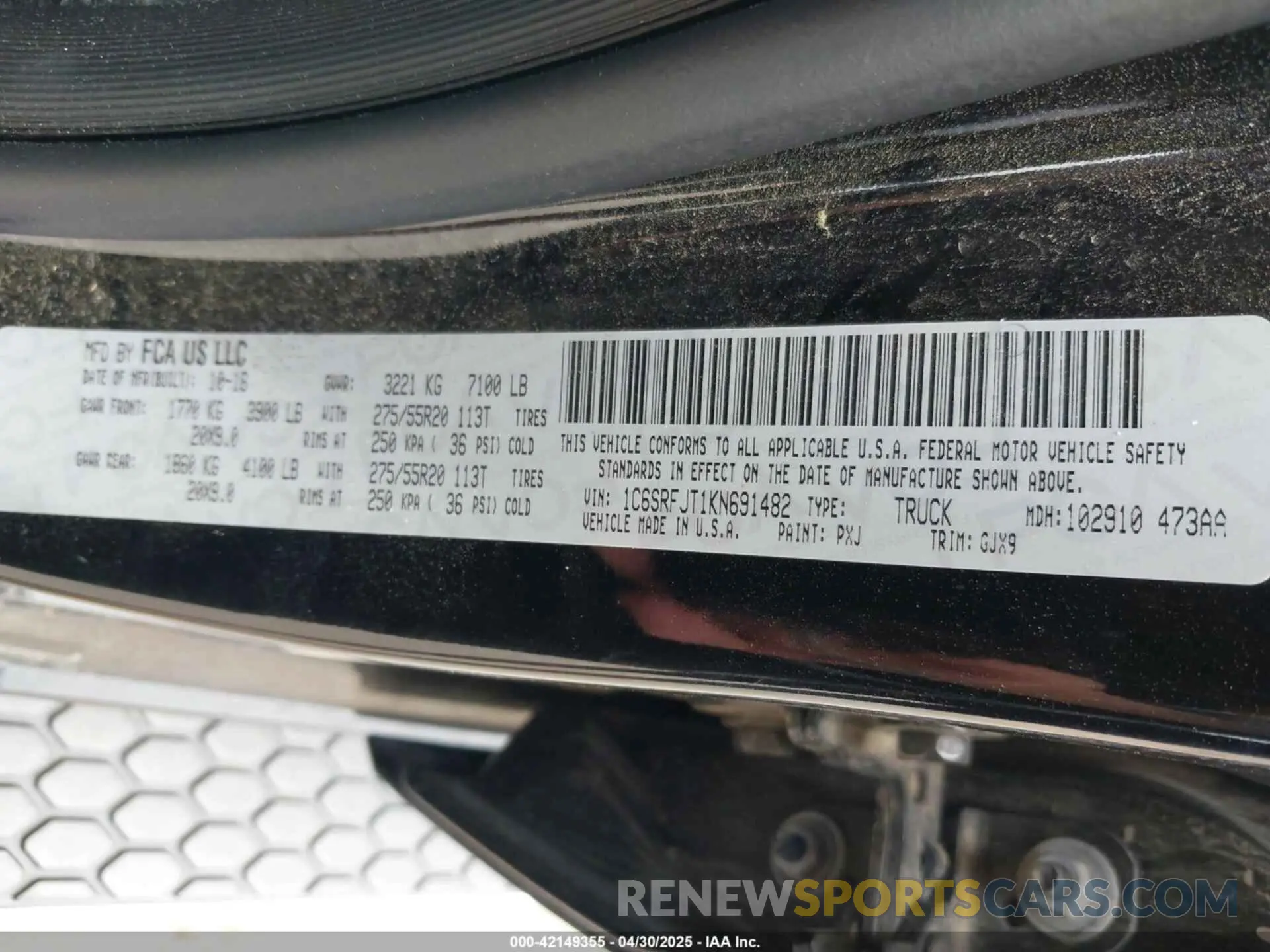 9 Photograph of a damaged car 1C6SRFJT1KN691482 RAM 1500 2019