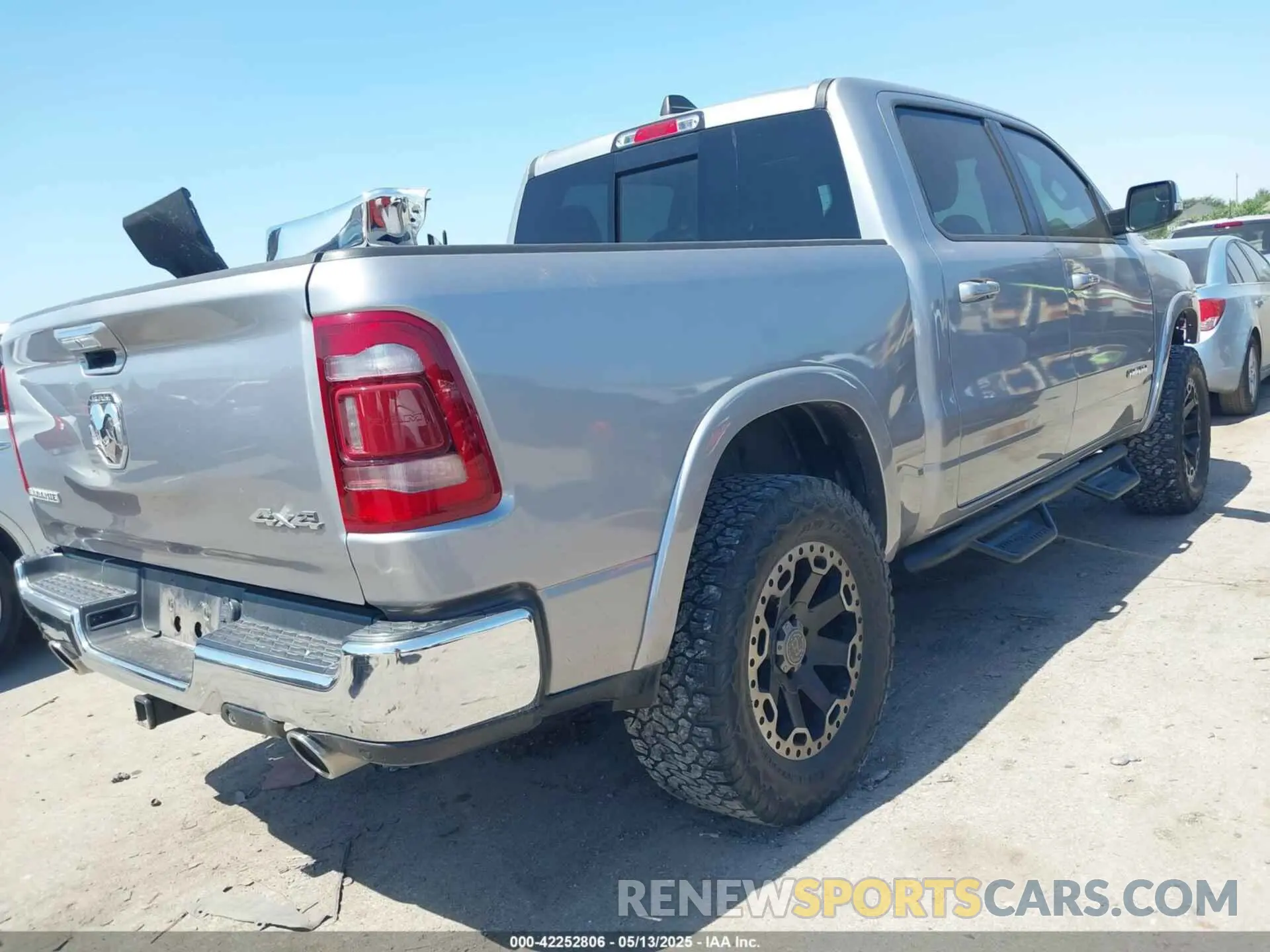 4 Photograph of a damaged car 1C6SRFJT3KN542779 RAM 1500 2019