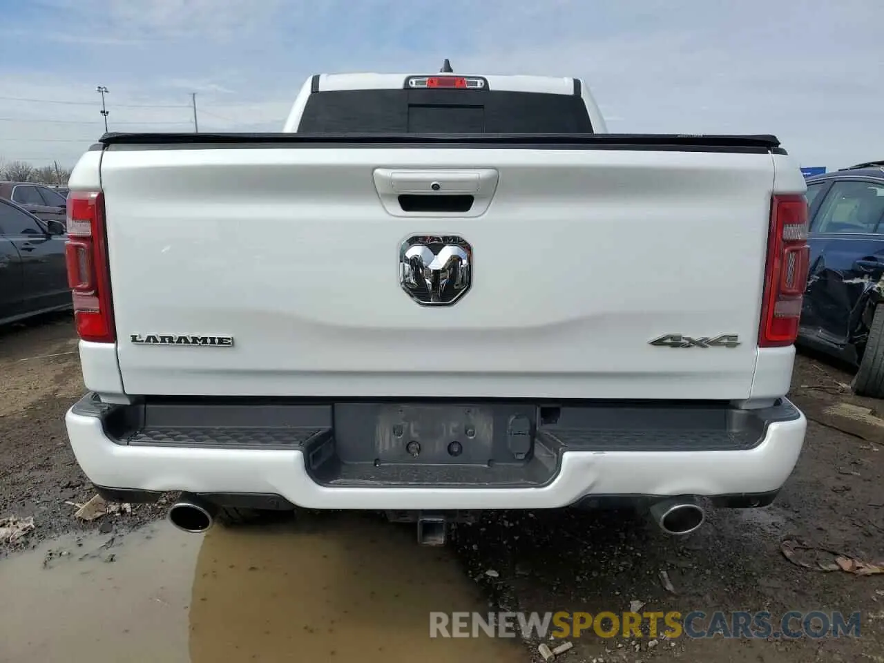 6 Photograph of a damaged car 1C6SRFJT3KN786593 RAM 1500 2019