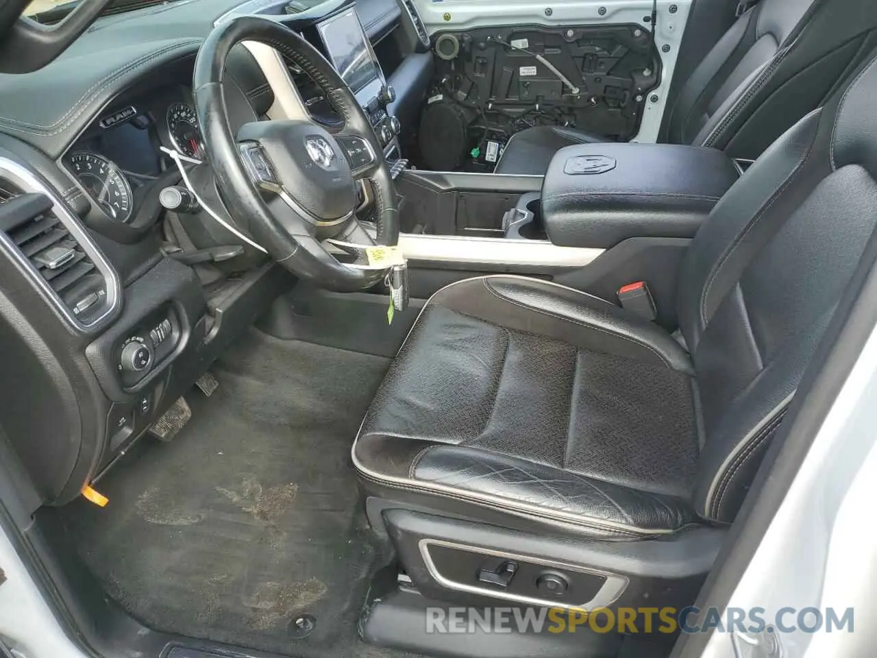 7 Photograph of a damaged car 1C6SRFJT3KN786593 RAM 1500 2019