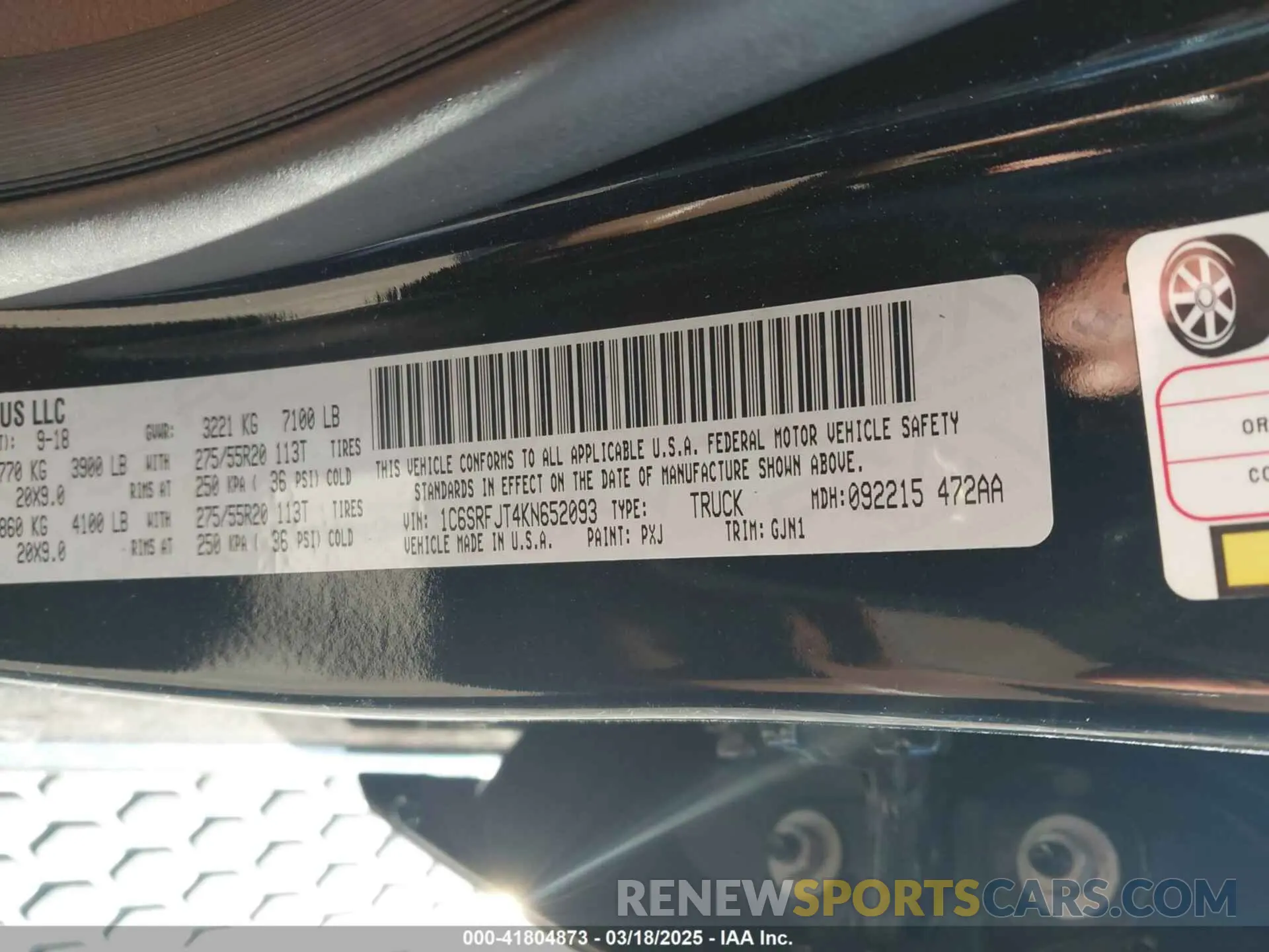 9 Photograph of a damaged car 1C6SRFJT4KN652093 RAM 1500 2019