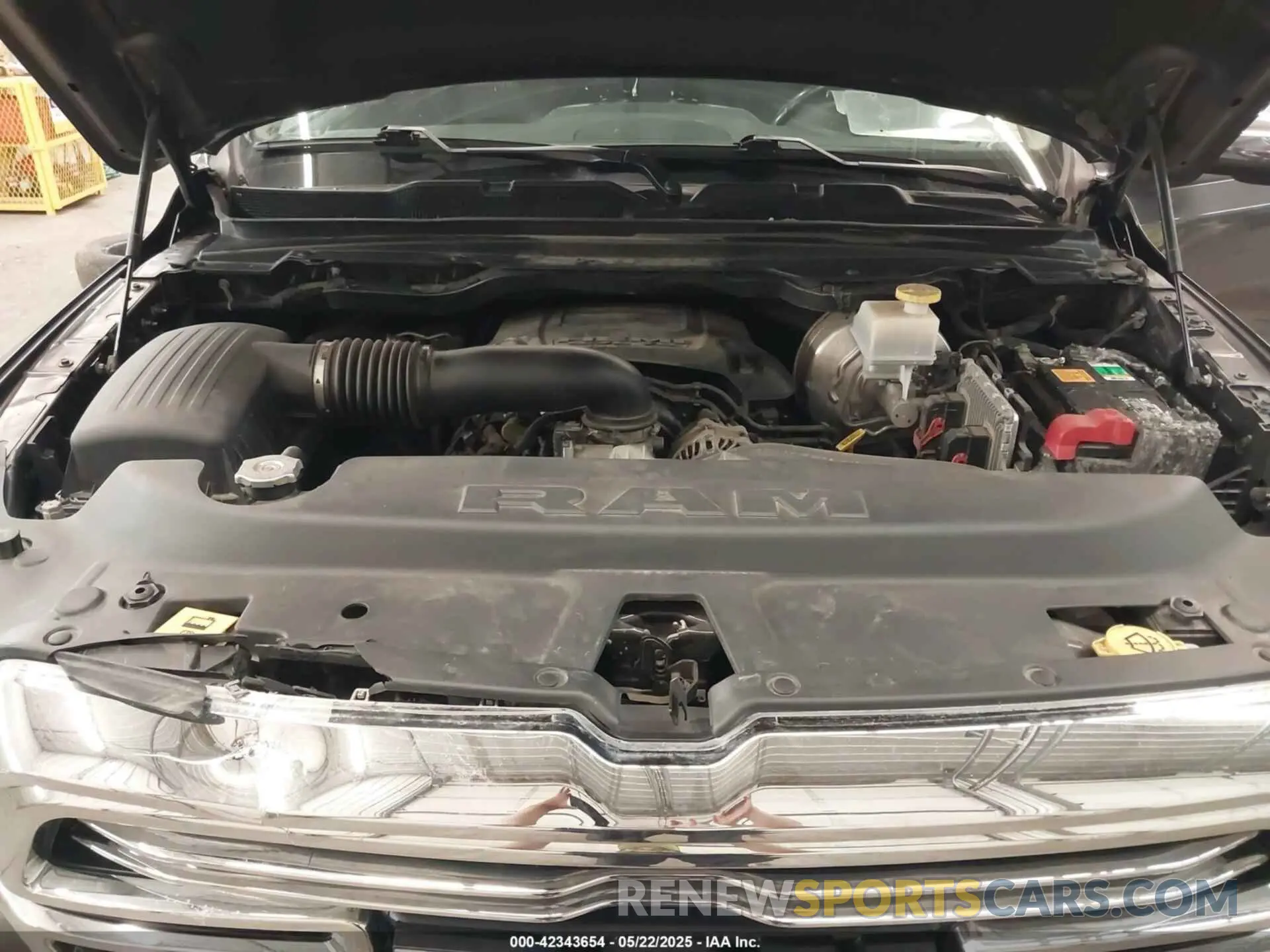 10 Photograph of a damaged car 1C6SRFJT4KN777756 RAM 1500 2019