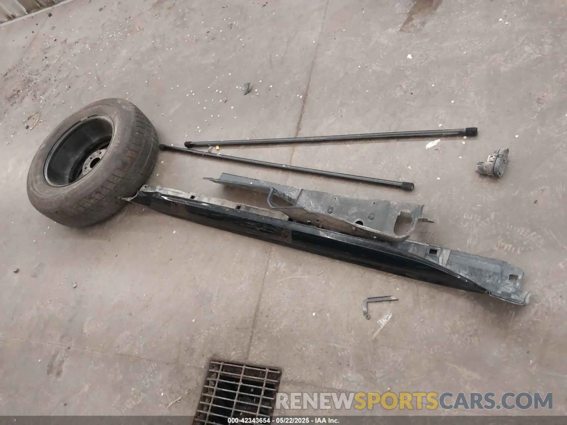 12 Photograph of a damaged car 1C6SRFJT4KN777756 RAM 1500 2019
