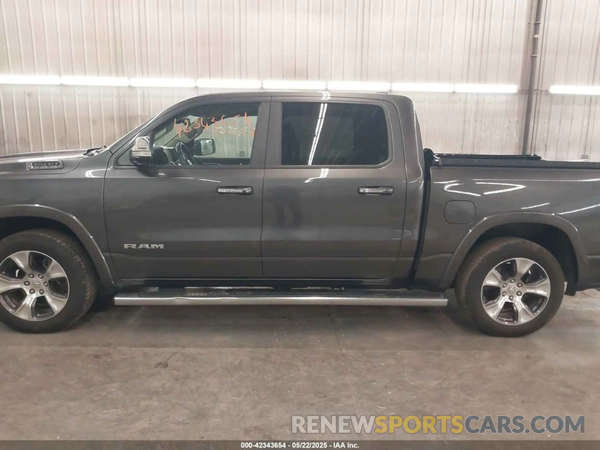 15 Photograph of a damaged car 1C6SRFJT4KN777756 RAM 1500 2019