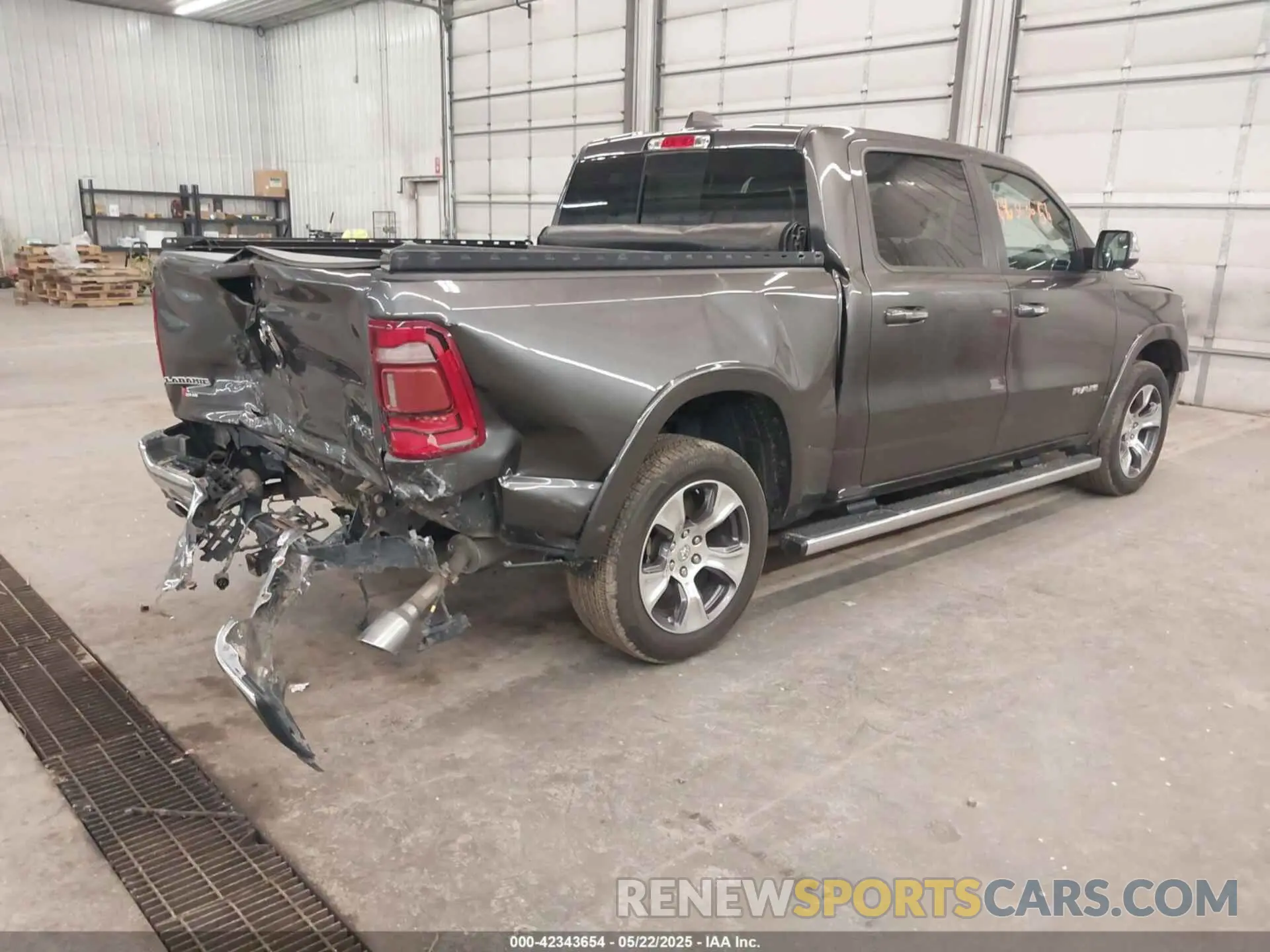 4 Photograph of a damaged car 1C6SRFJT4KN777756 RAM 1500 2019