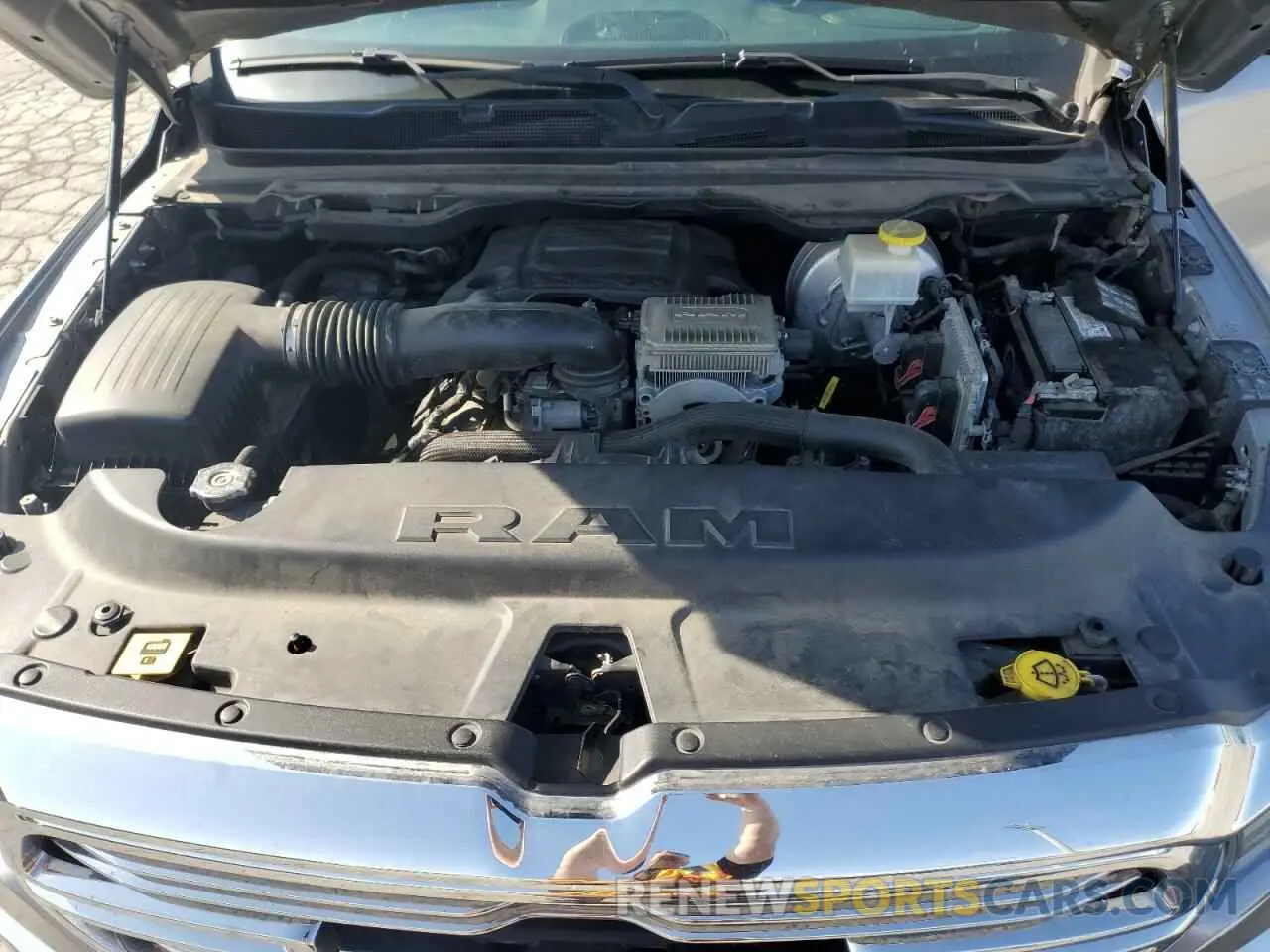 11 Photograph of a damaged car 1C6SRFJT6KN681255 RAM 1500 2019
