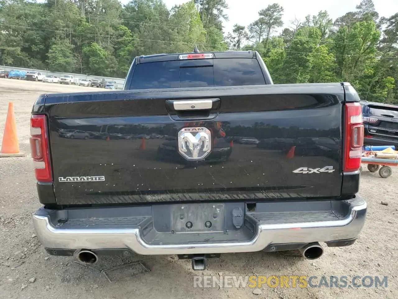 6 Photograph of a damaged car 1C6SRFJT6KN714870 RAM 1500 2019
