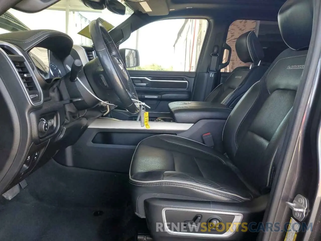 7 Photograph of a damaged car 1C6SRFJT6KN925454 RAM 1500 2019