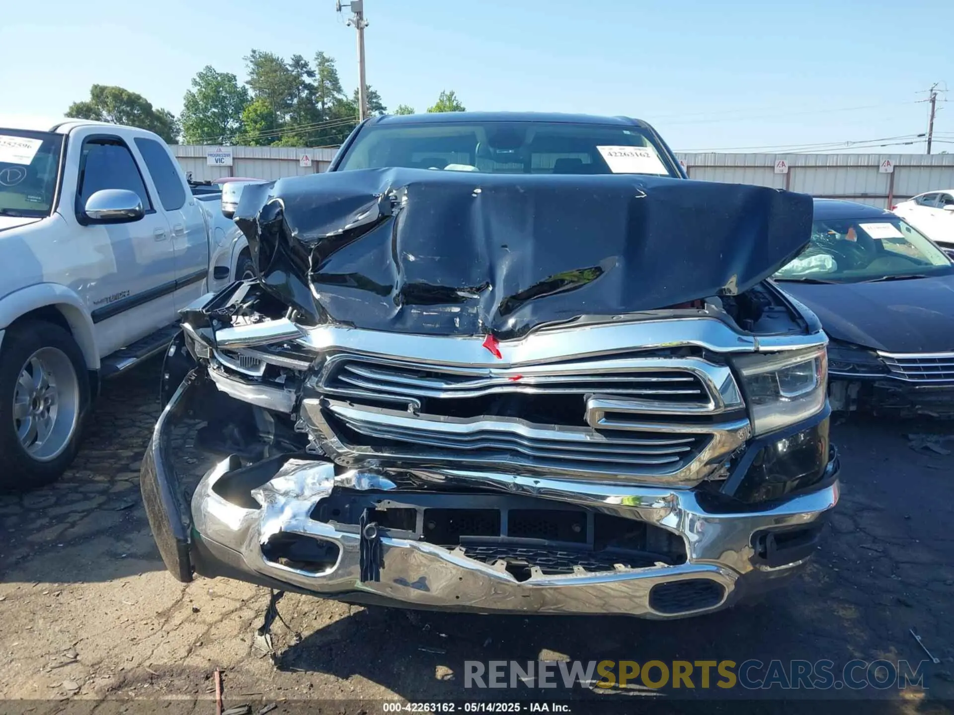 12 Photograph of a damaged car 1C6SRFJT9KN732201 RAM 1500 2019