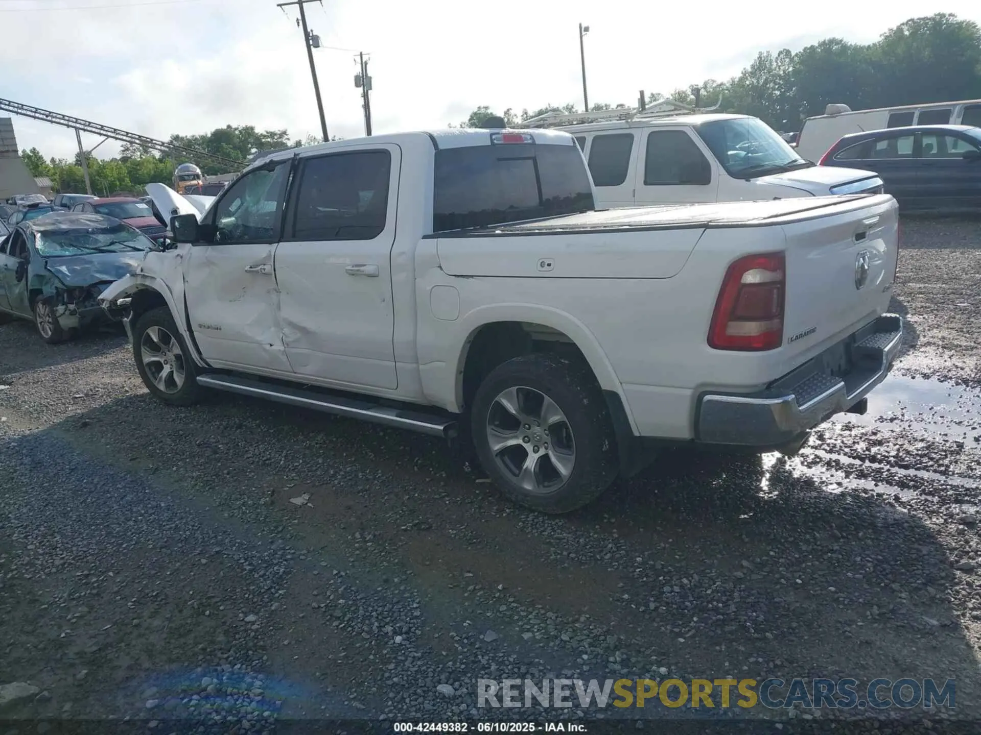 3 Photograph of a damaged car 1C6SRFJT9KN774920 RAM 1500 2019