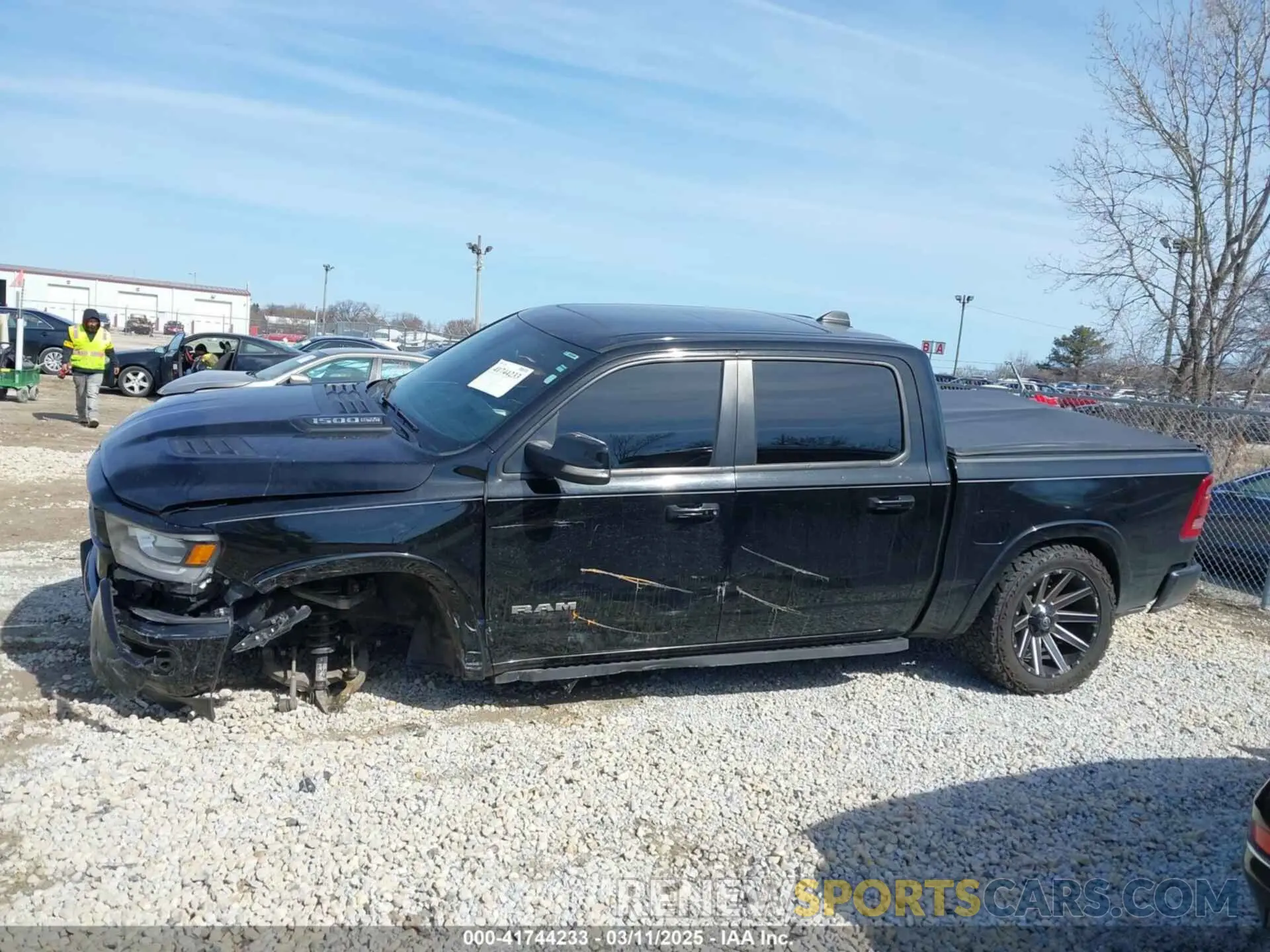 14 Photograph of a damaged car 1C6SRFJT9KN881854 RAM 1500 2019