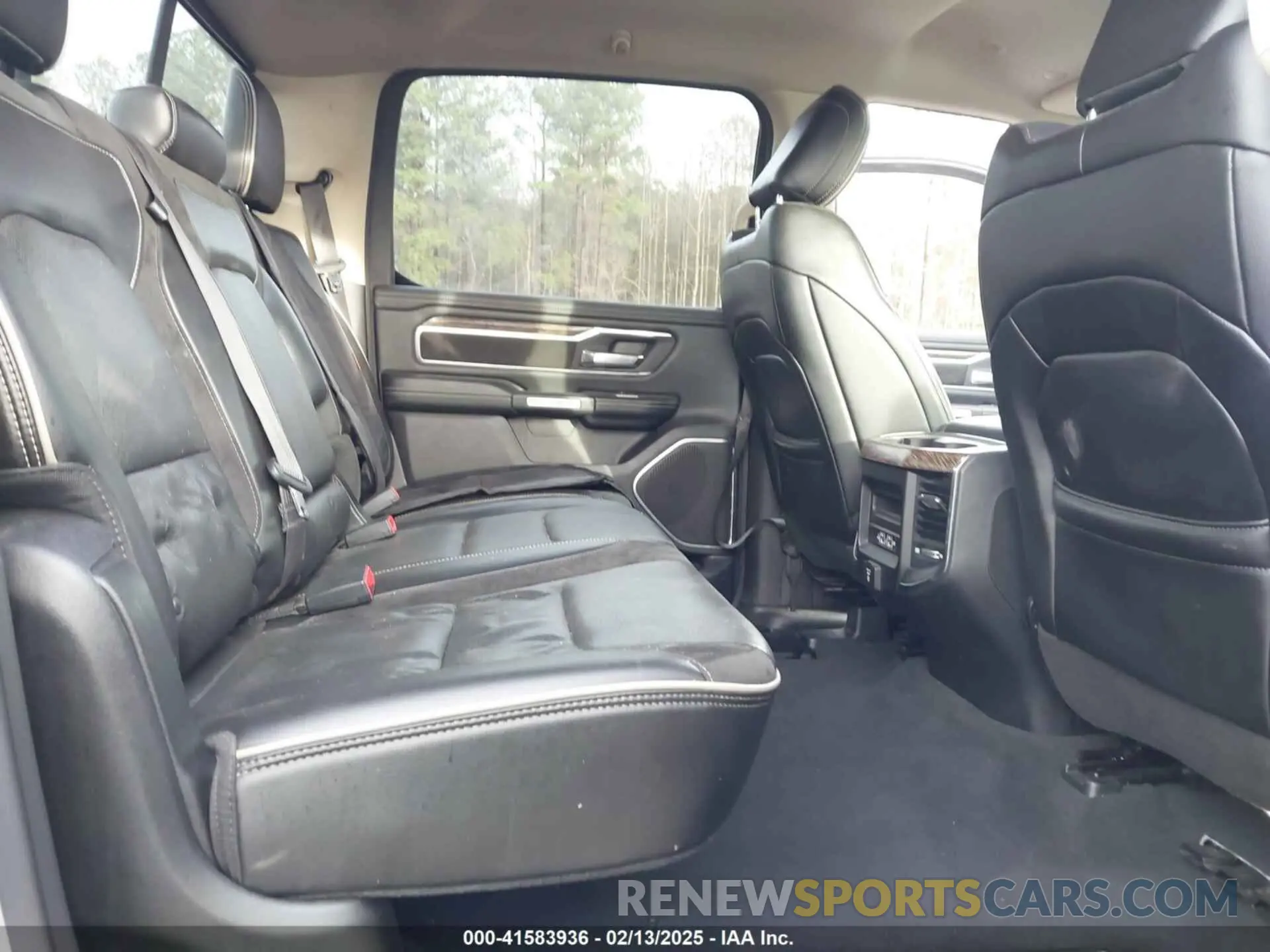 8 Photograph of a damaged car 1C6SRFJTXKN511285 RAM 1500 2019