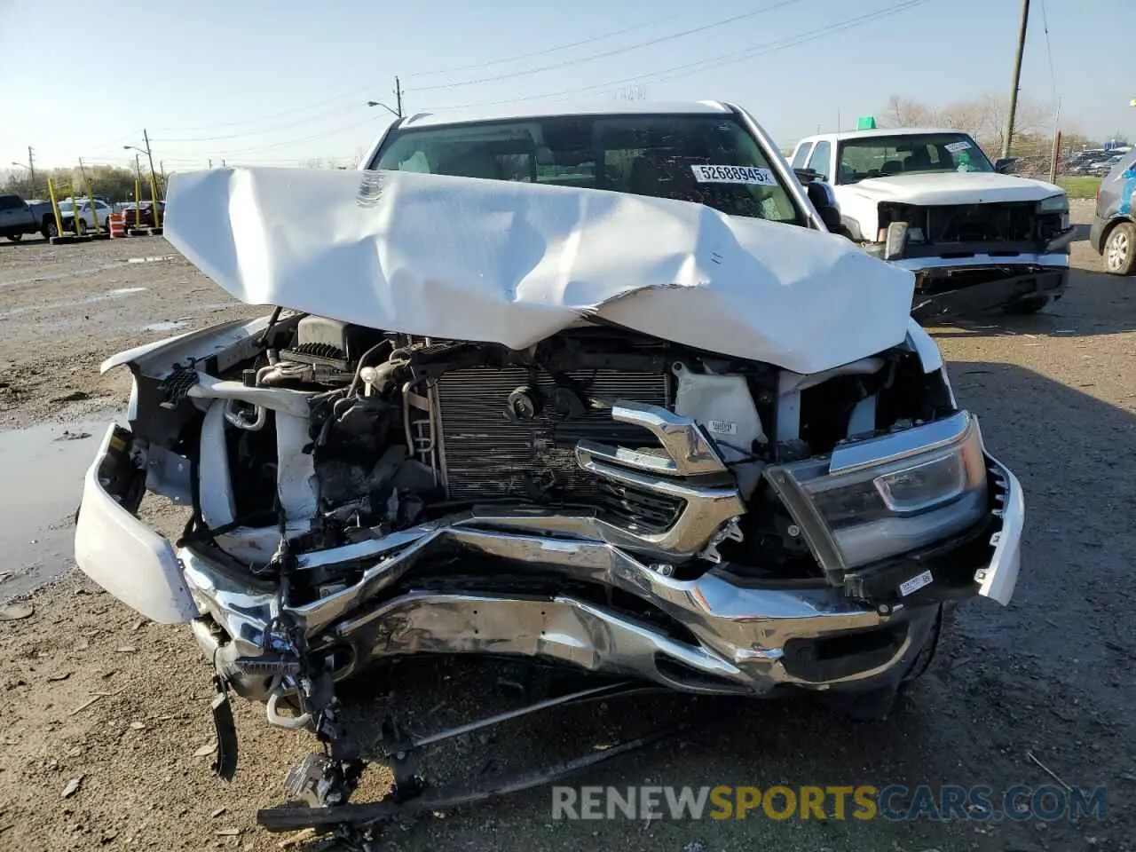 5 Photograph of a damaged car 1C6SRFJTXKN682229 RAM 1500 2019