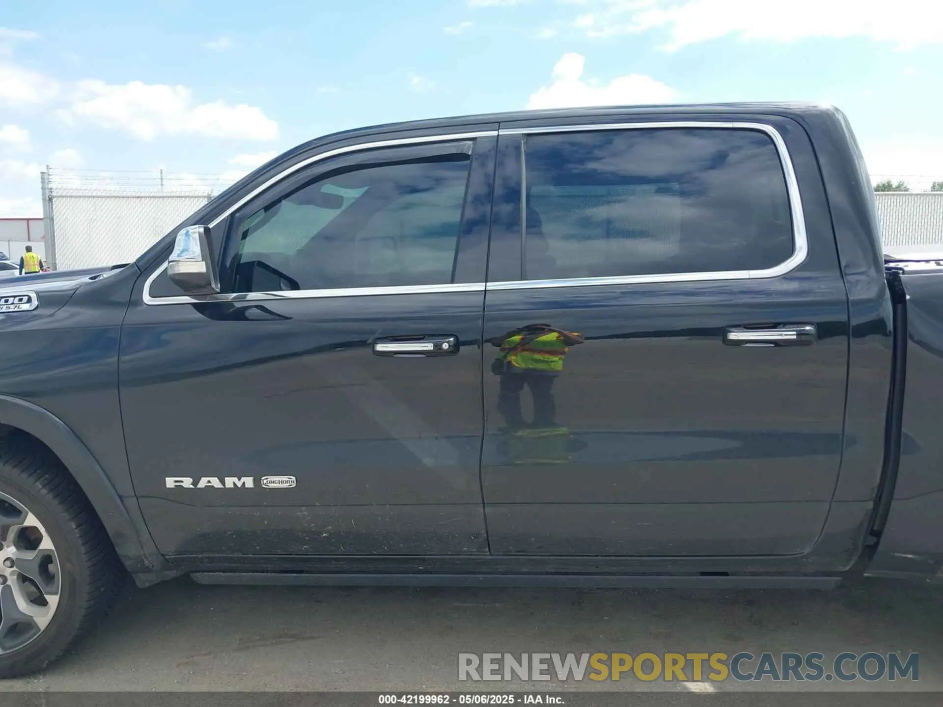 14 Photograph of a damaged car 1C6SRFKT1KN907667 RAM 1500 2019