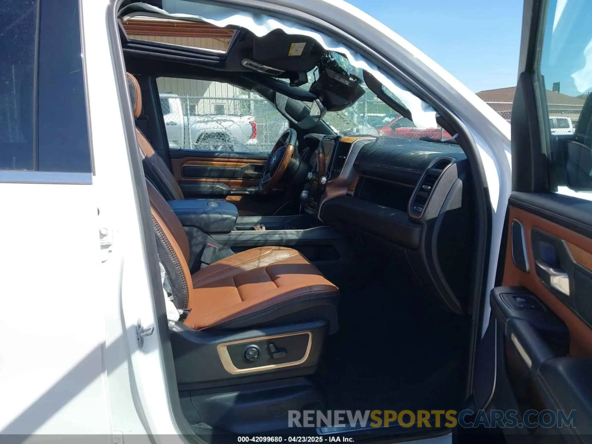 5 Photograph of a damaged car 1C6SRFKT7KN897078 RAM 1500 2019