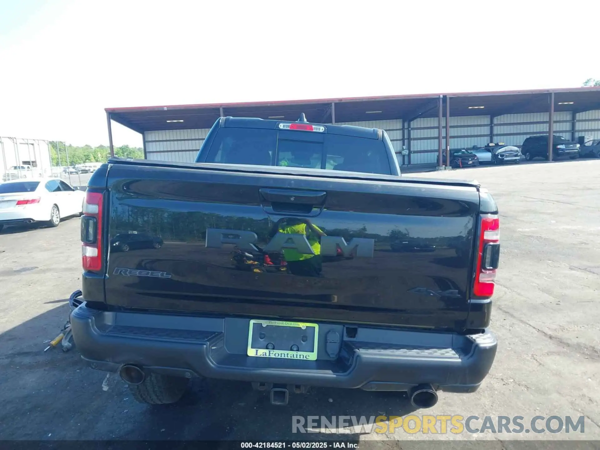 15 Photograph of a damaged car 1C6SRFLT3KN630552 RAM 1500 2019