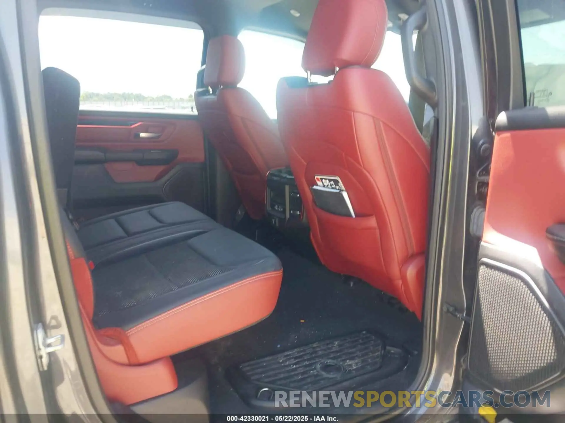 8 Photograph of a damaged car 1C6SRFLT5KN749669 RAM 1500 2019