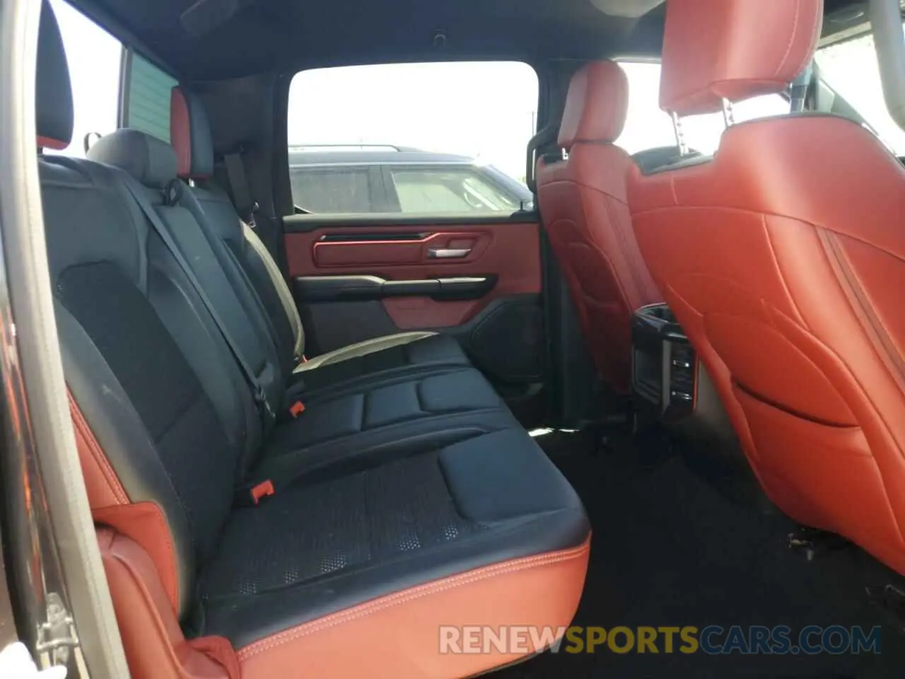 10 Photograph of a damaged car 1C6SRFLT6KN615351 RAM 1500 2019