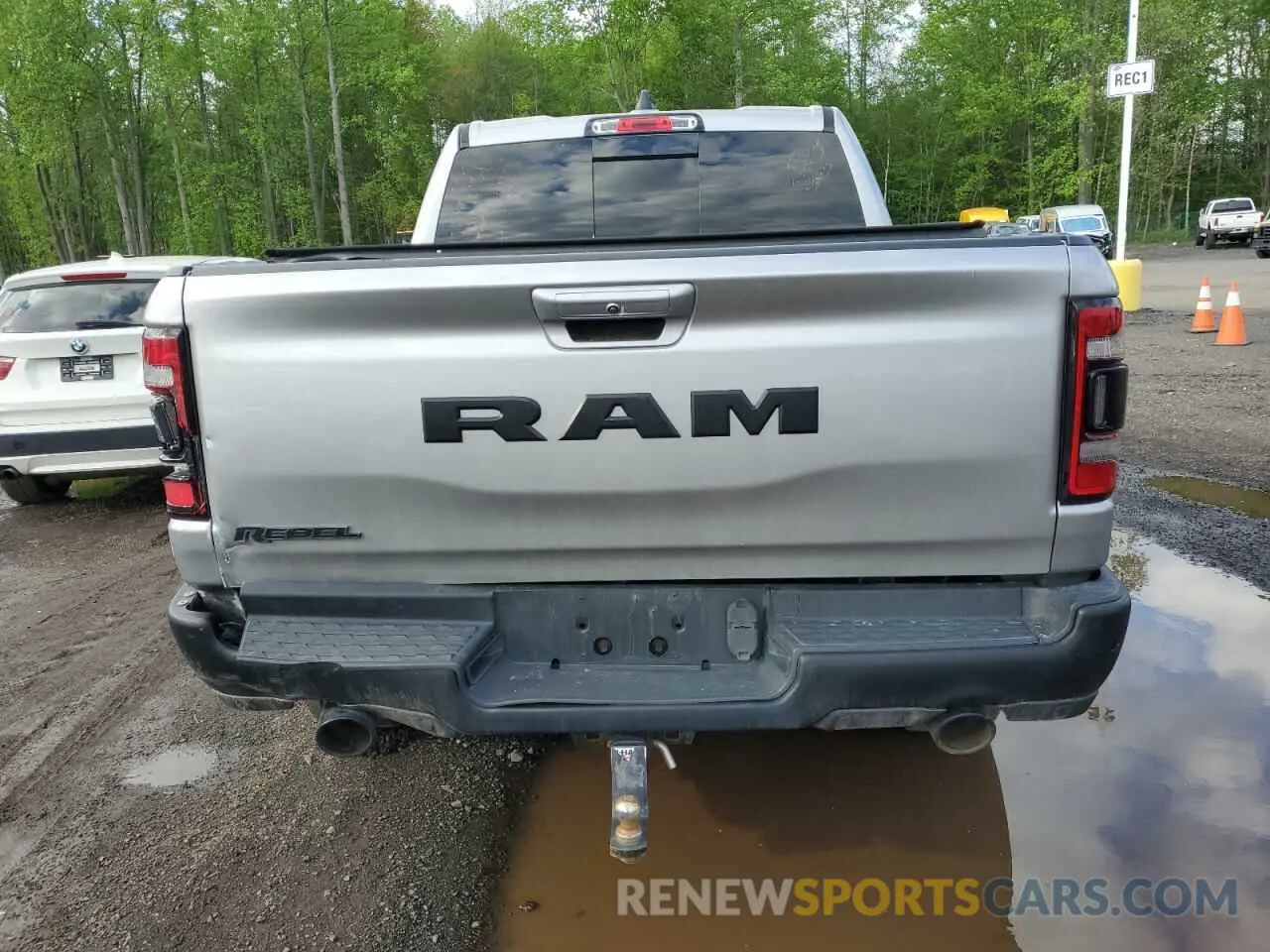 6 Photograph of a damaged car 1C6SRFLT6KN908960 RAM 1500 2019