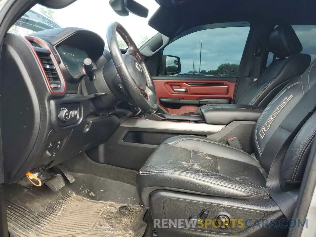 7 Photograph of a damaged car 1C6SRFLT6KN908960 RAM 1500 2019