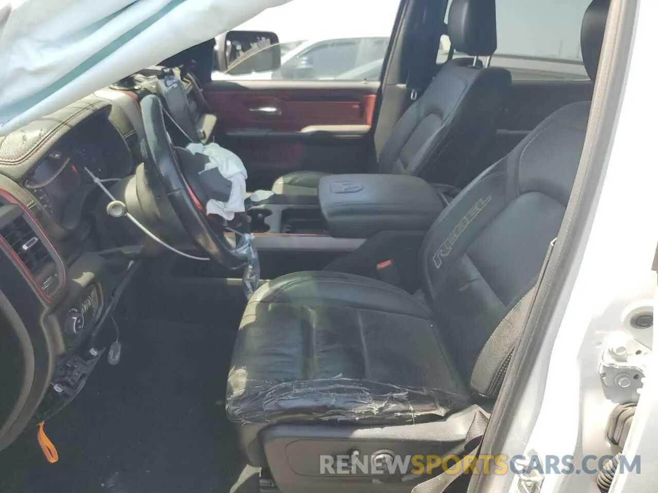7 Photograph of a damaged car 1C6SRFLT7KN811895 RAM 1500 2019