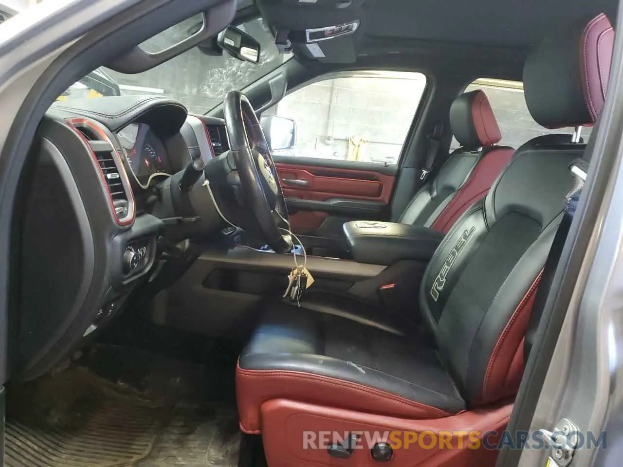 7 Photograph of a damaged car 1C6SRFLT8KN551135 RAM 1500 2019