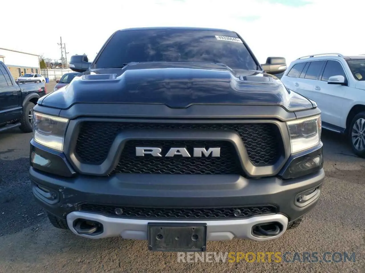 5 Photograph of a damaged car 1C6SRFLT9KN565450 RAM 1500 2019