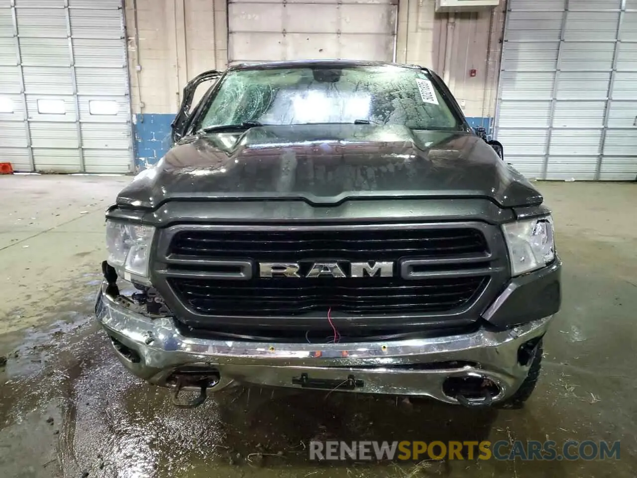5 Photograph of a damaged car 1C6SRFMT3KN691897 RAM 1500 2019