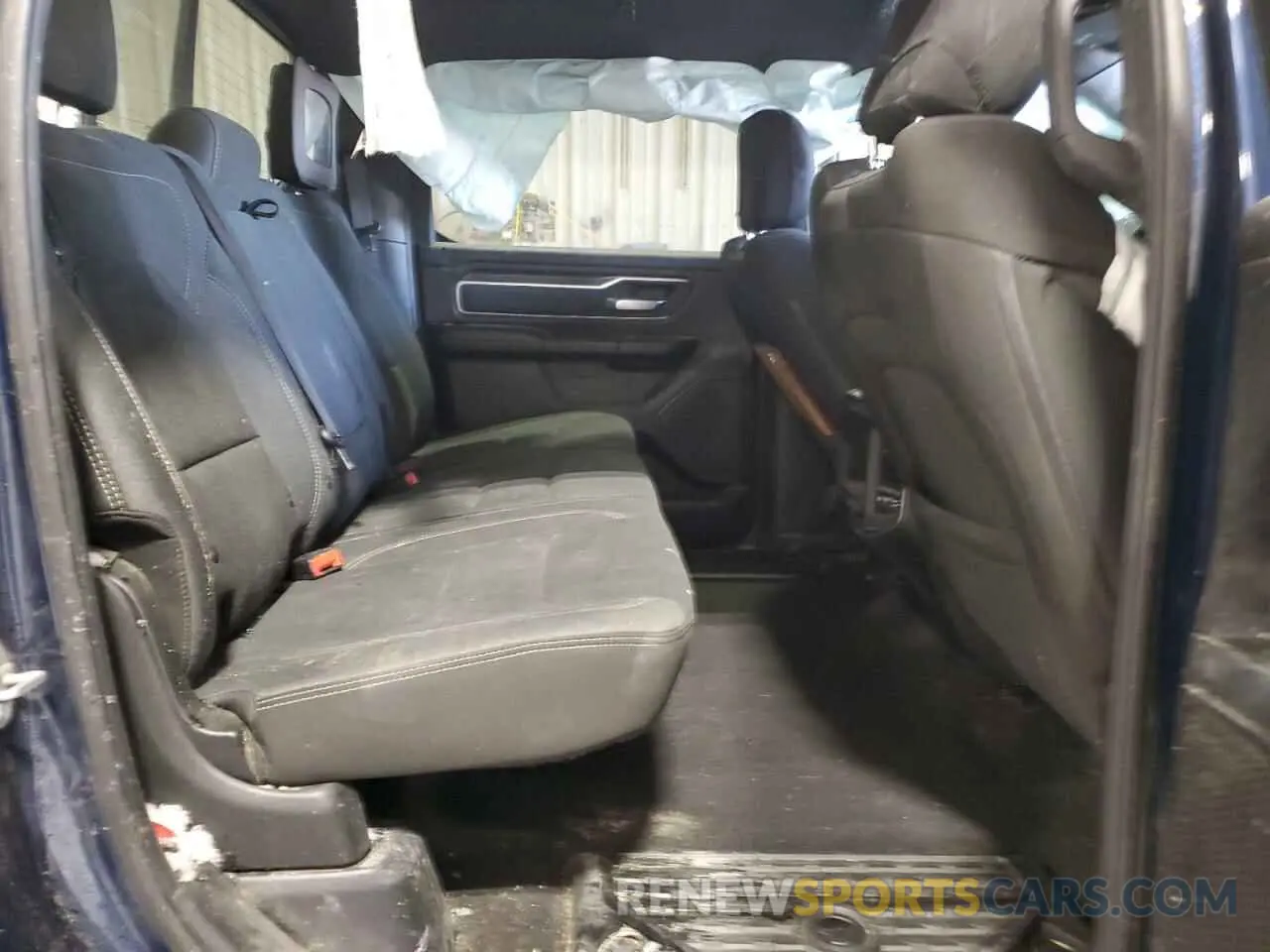10 Photograph of a damaged car 1C6SRFMT5KN607949 RAM 1500 2019