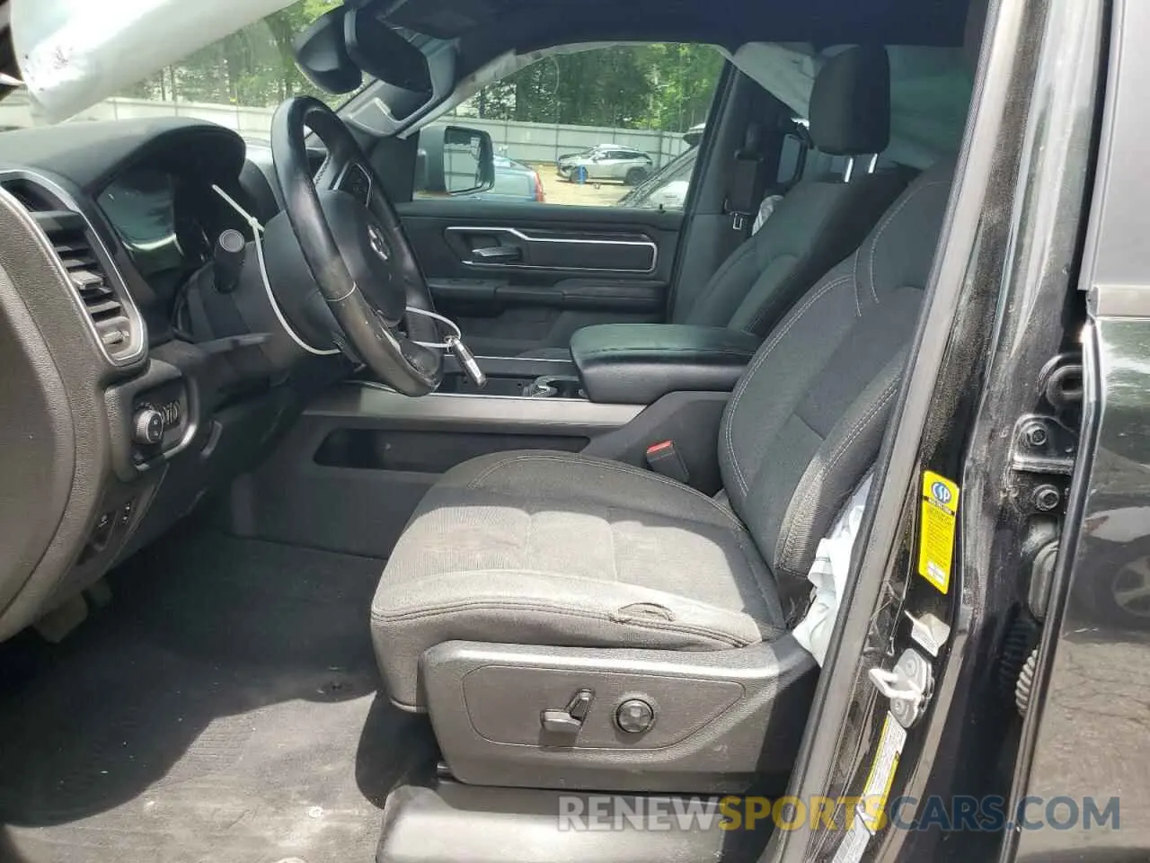 7 Photograph of a damaged car 1C6SRFMT8KN637611 RAM 1500 2019