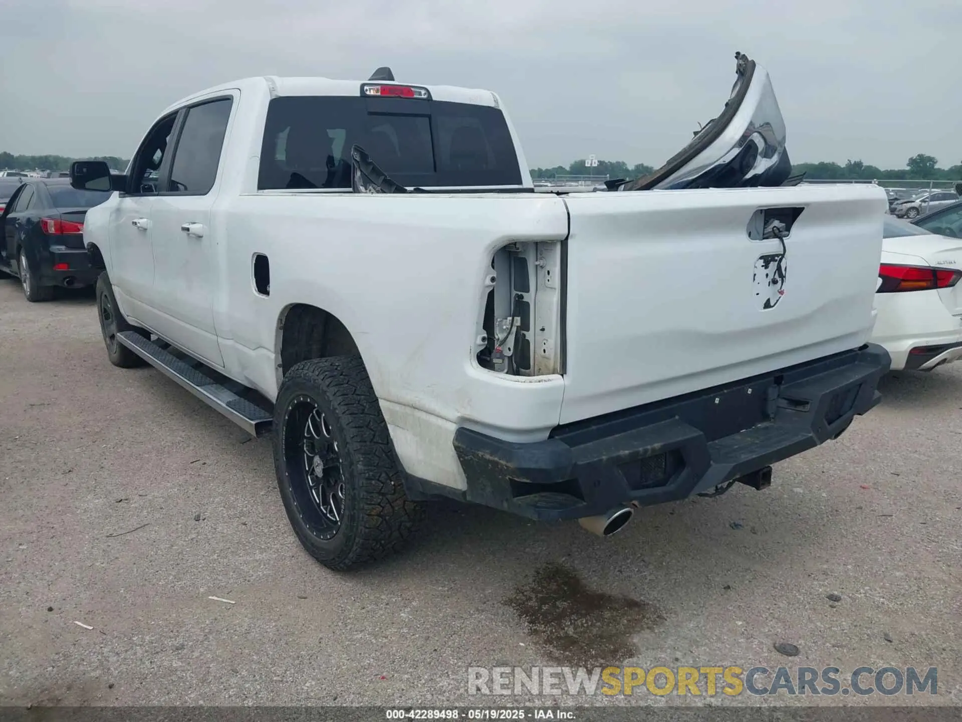 3 Фотография поврежденного автомобиля 1C6SRFMT9KN644227 RAM 1500 2019