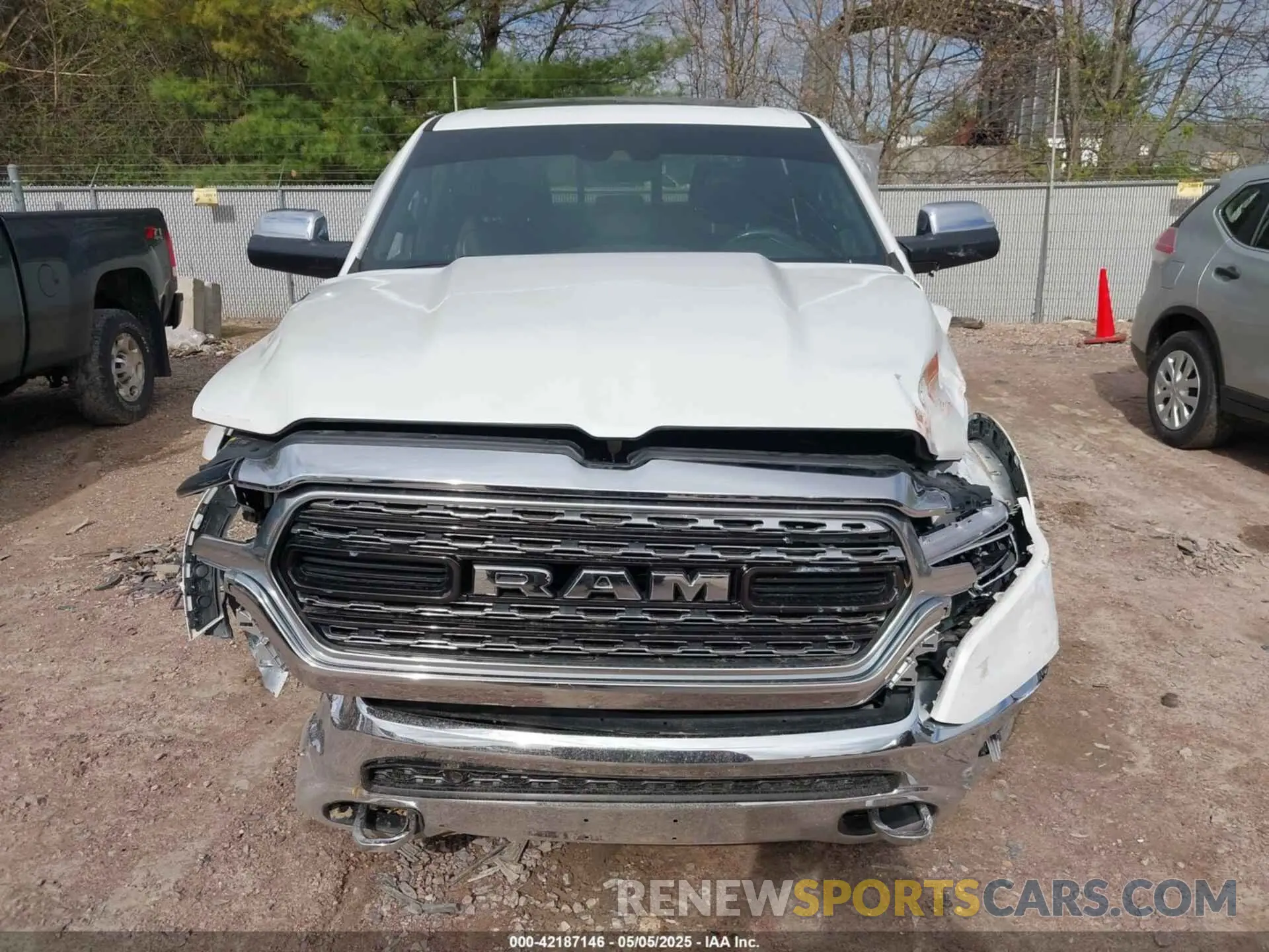 12 Photograph of a damaged car 1C6SRFPT2KN508369 RAM 1500 2019
