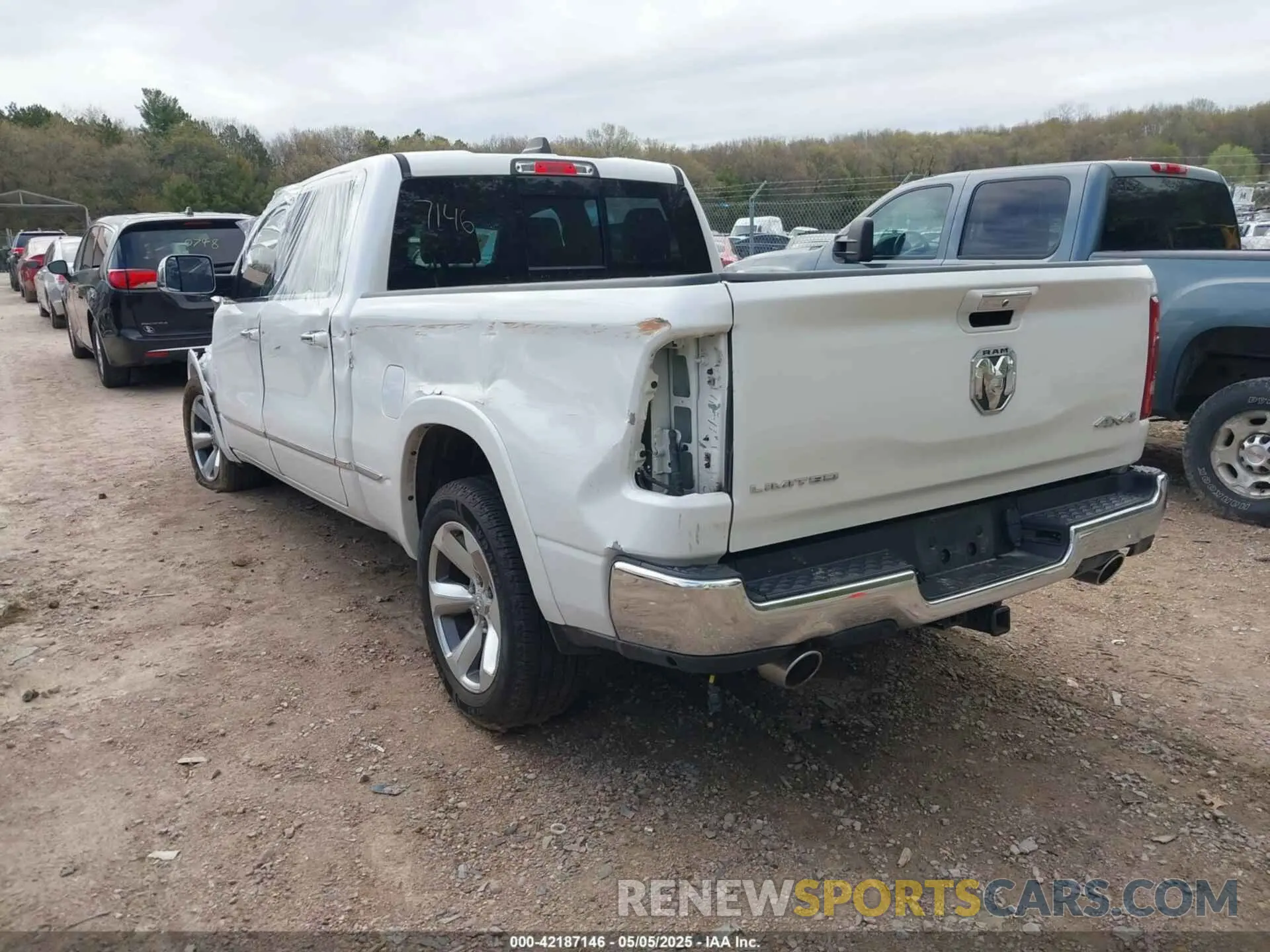 3 Photograph of a damaged car 1C6SRFPT2KN508369 RAM 1500 2019