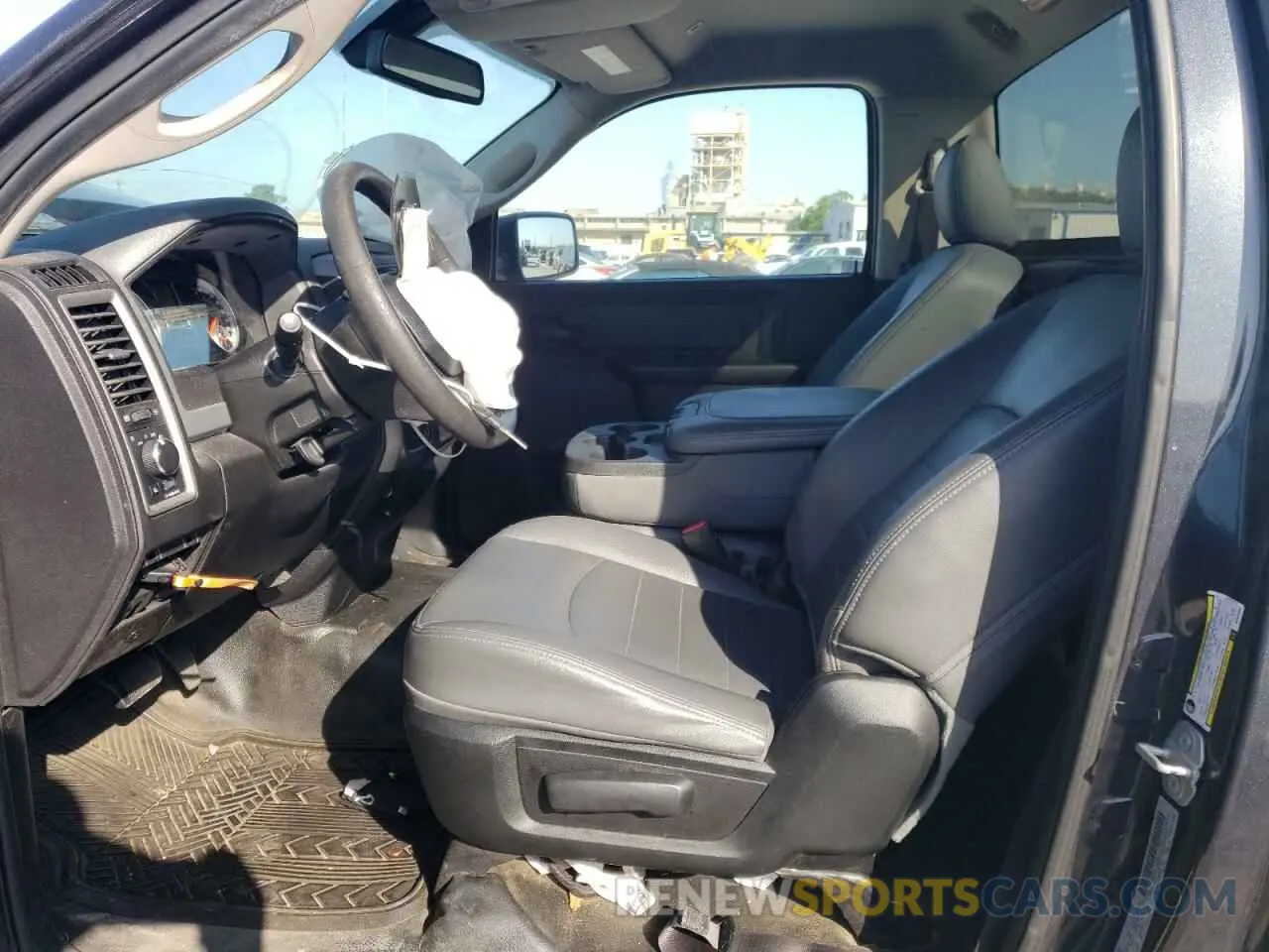 7 Фотография поврежденного автомобиля 3C6JR6AG1KG522585 RAM 1500 2019