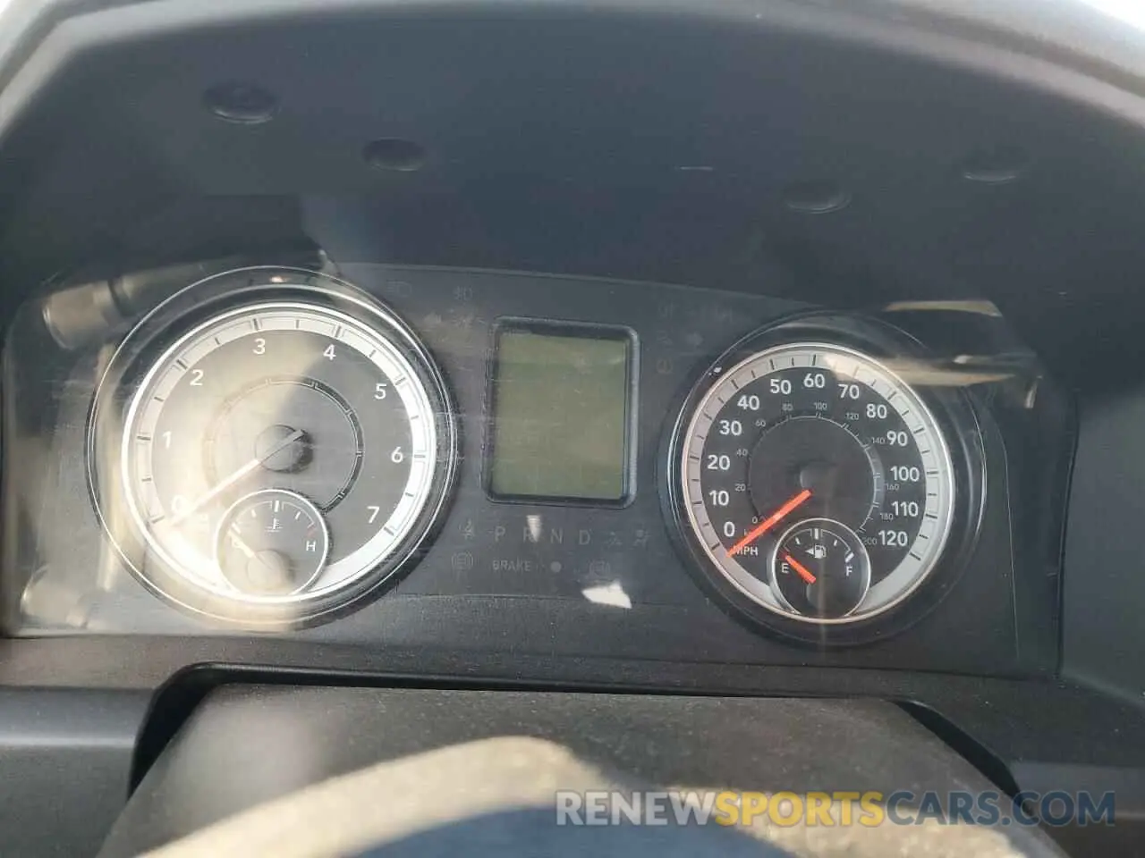 9 Photograph of a damaged car 3C6JR6AG4KG506316 RAM 1500 2019